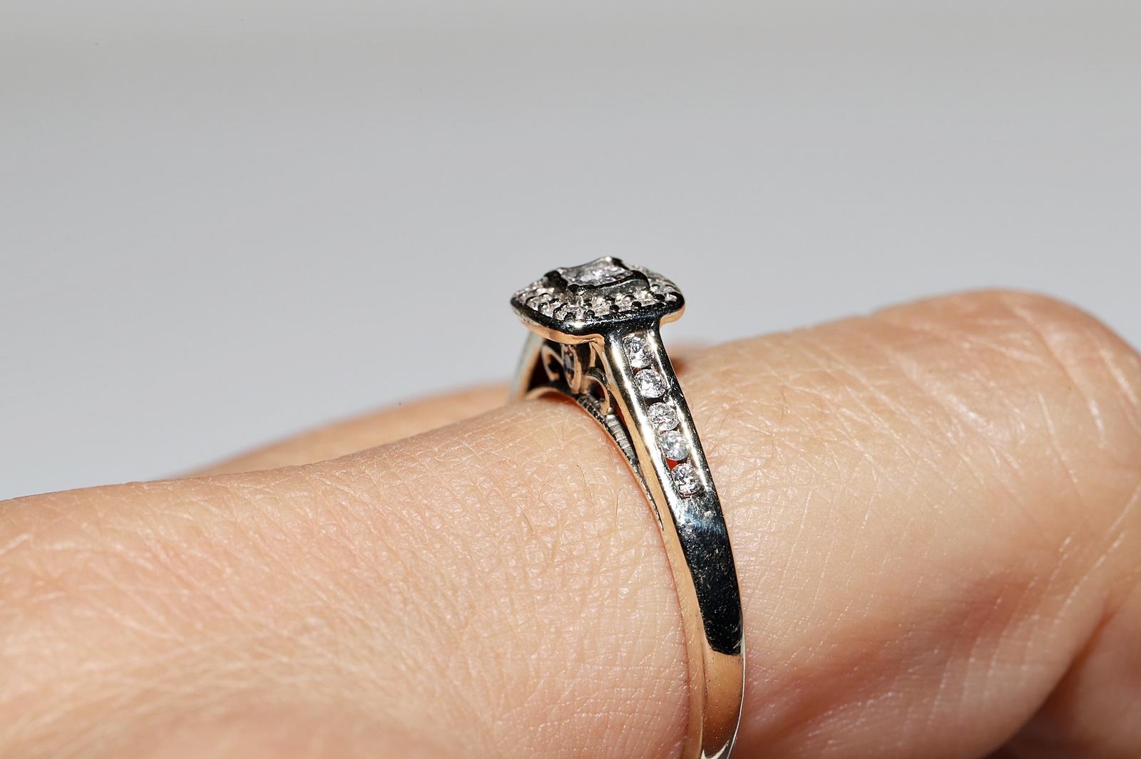 Anillo Bonito Vintage Circa 1960s Oro 9k Decorado con Diamantes Naturales en venta 9