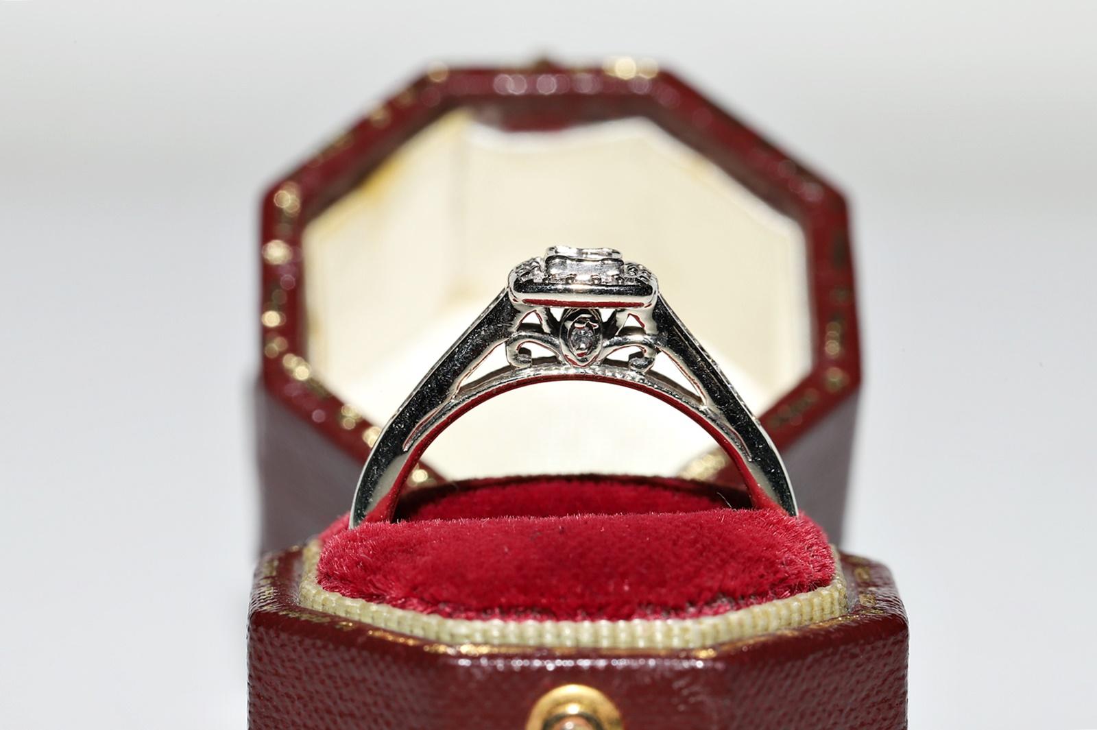 Anillo Bonito Vintage Circa 1960s Oro 9k Decorado con Diamantes Naturales Retro en venta