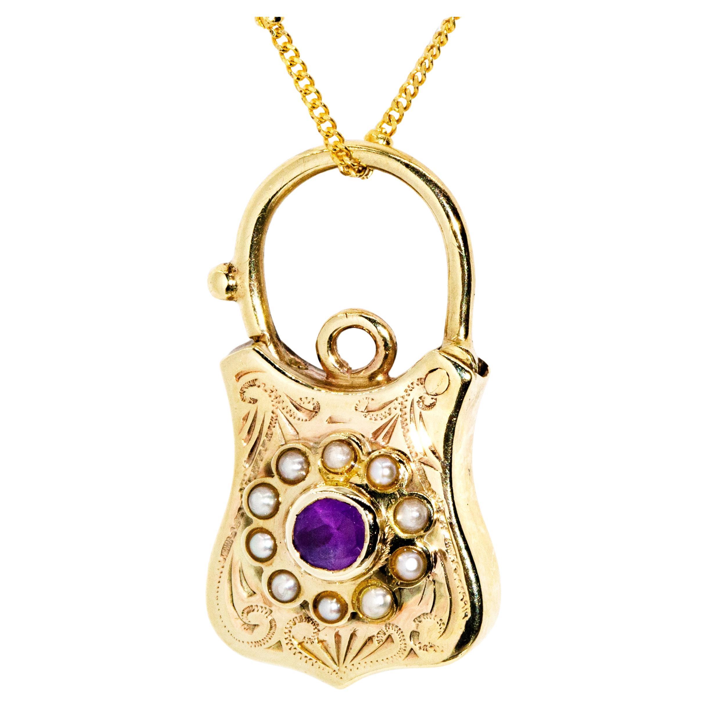 Vintage Circa 1960s Amethyst & Seed Pearl Padlock Pendentif & Chain 9 Carat Gold