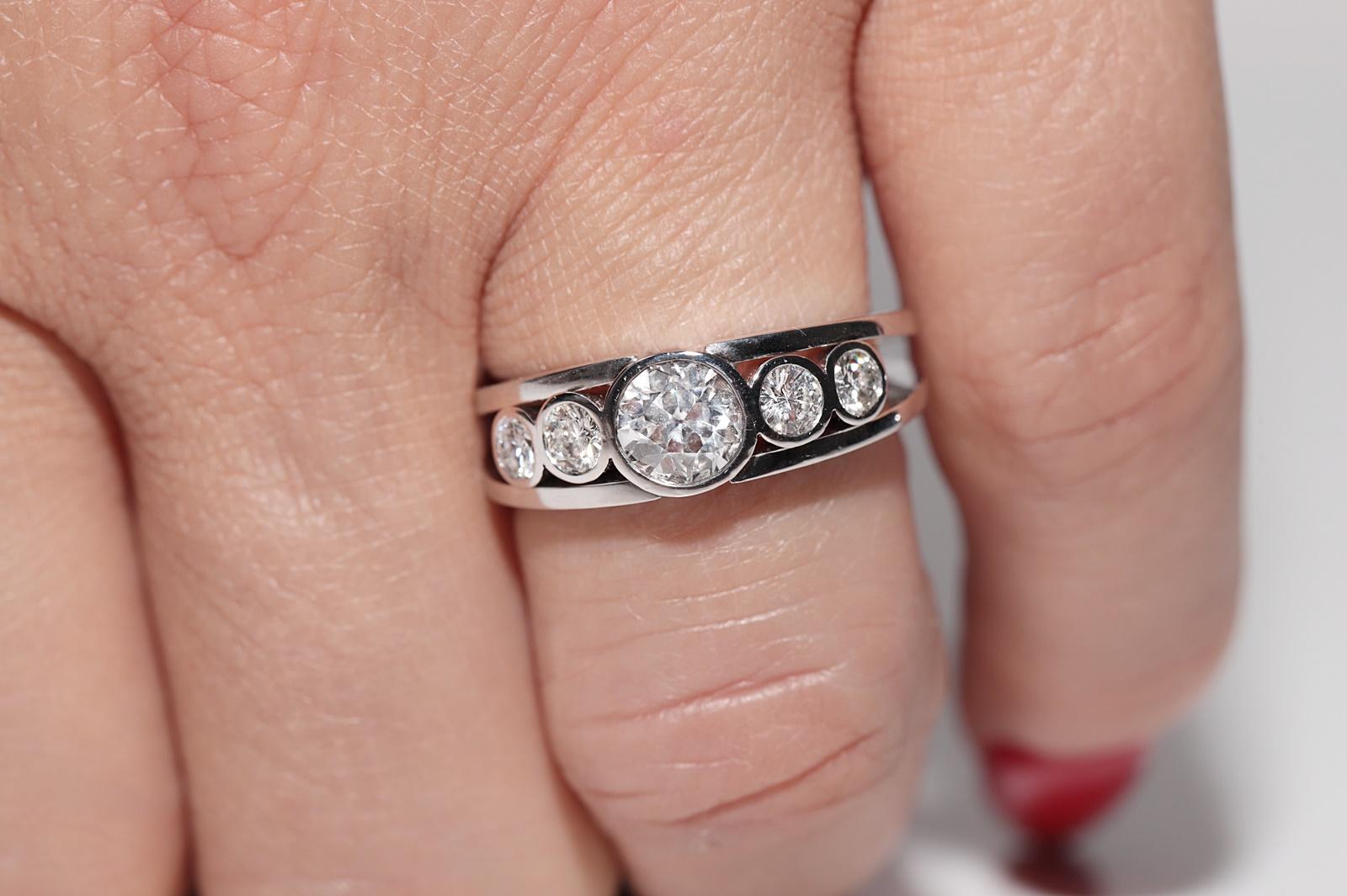 Vintage Circa 1960er Jahre Handgefertigt  18 Karat Gold Natürlicher Diamant Dekorierter Ring mit Diamanten im Angebot 8