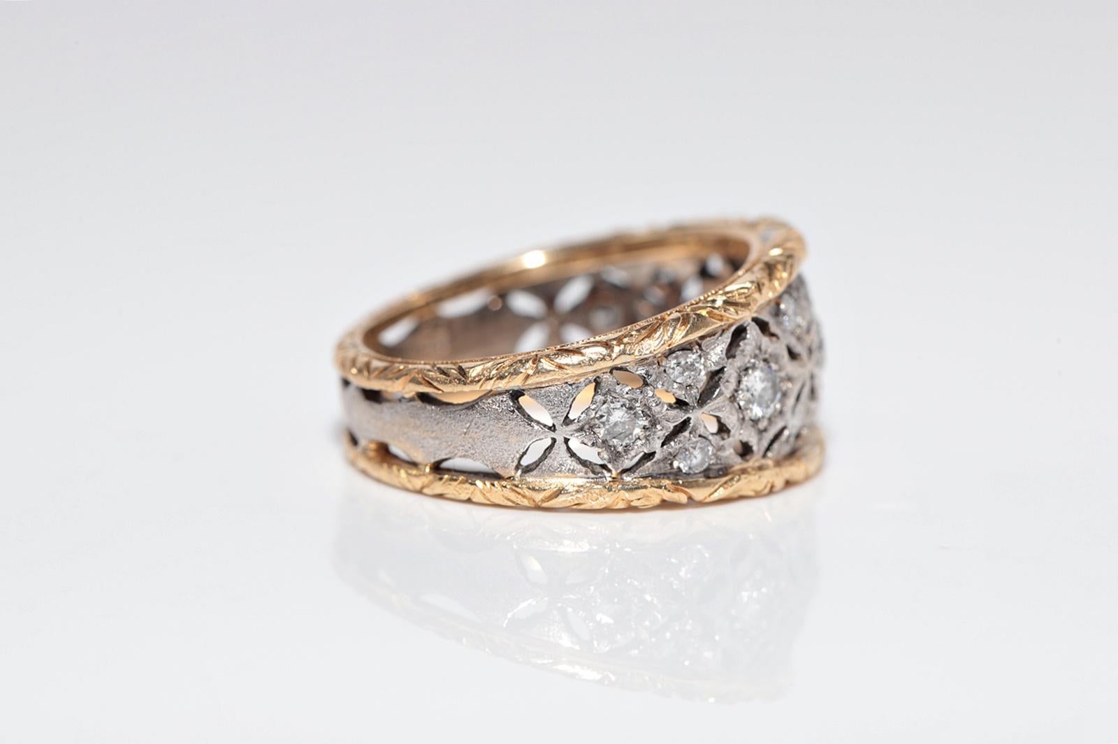 Anello a fascia decorato con diamanti naturali in oro 18 ct. d'epoca CIRCA 1960 In condizioni buone in vendita a Fatih/İstanbul, 34