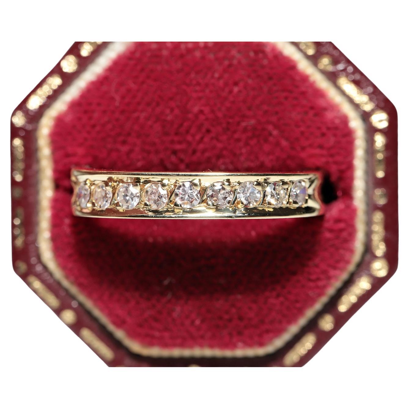 Vintage Circa 1960s Anillo de oro de 18 quilates decorado con diamantes naturales