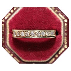 Vintage Circa 1960s Anillo de oro de 18 quilates decorado con diamantes naturales