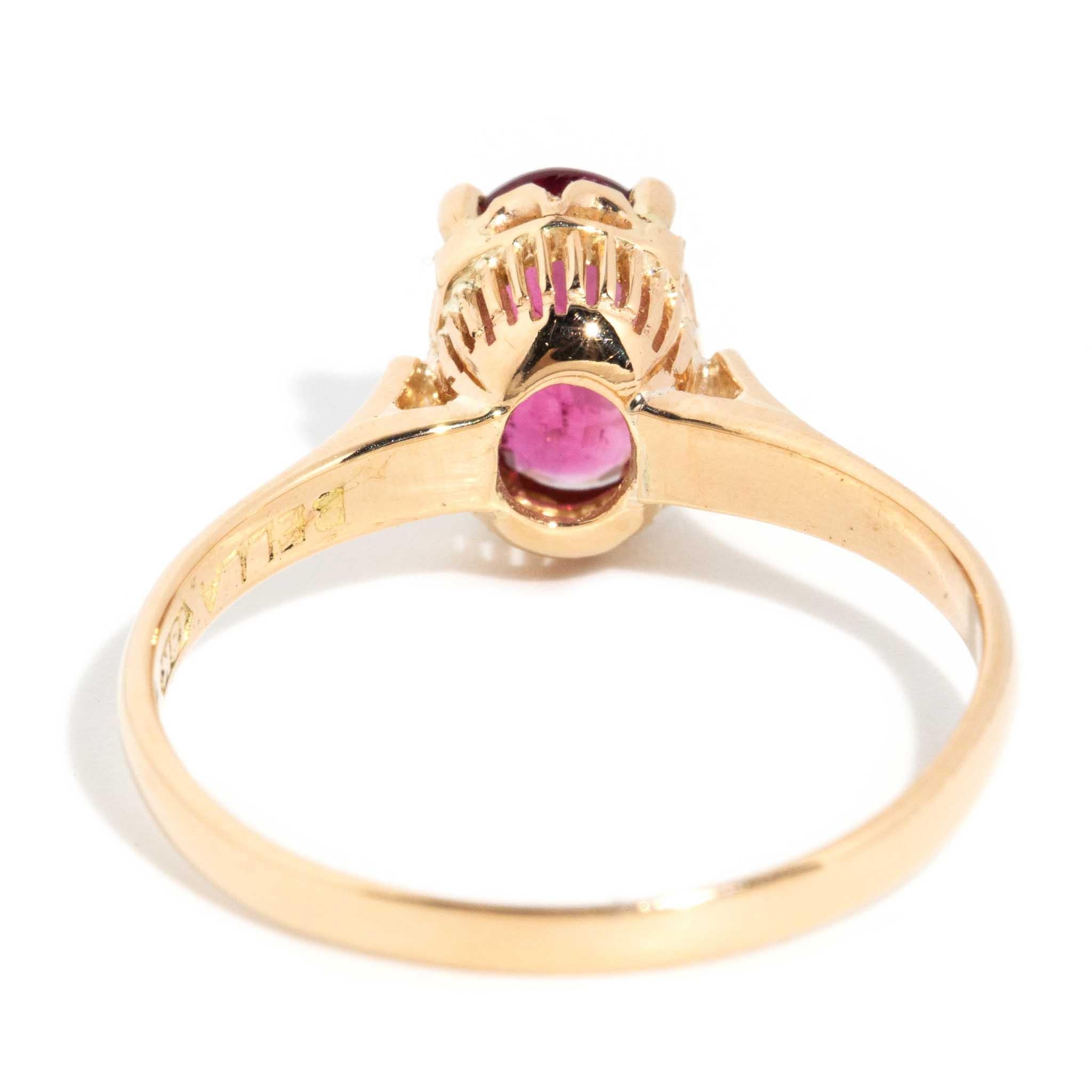 Bague vintage rose vif tourmaline ovale en or jaune 18 carats des années 1960 en vente 3