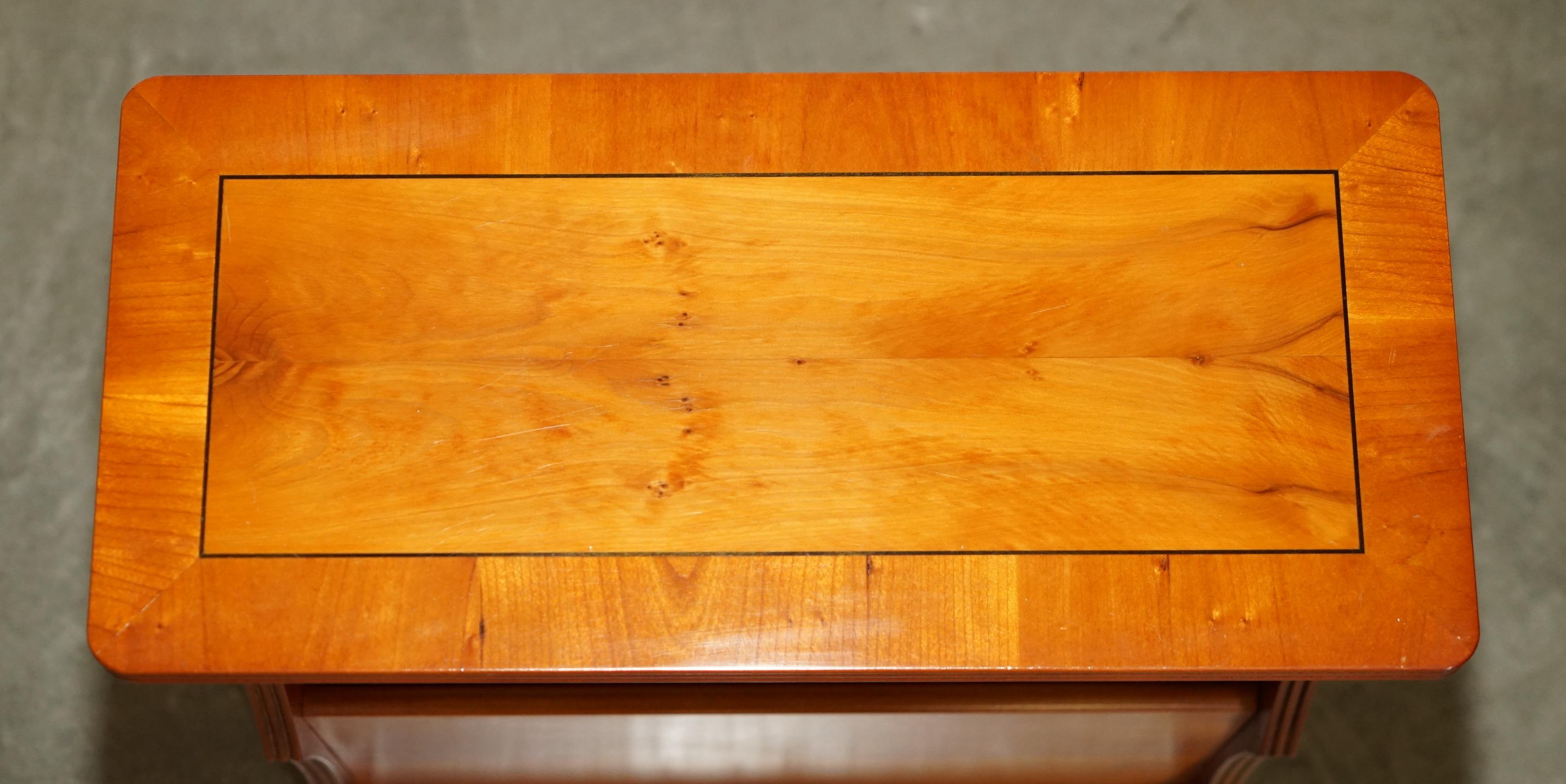 English VINTAGE CIRCA 1960's MID CENTURY MODER WALNUT & BURR YEW WOOD MAGAZINE RACK For Sale