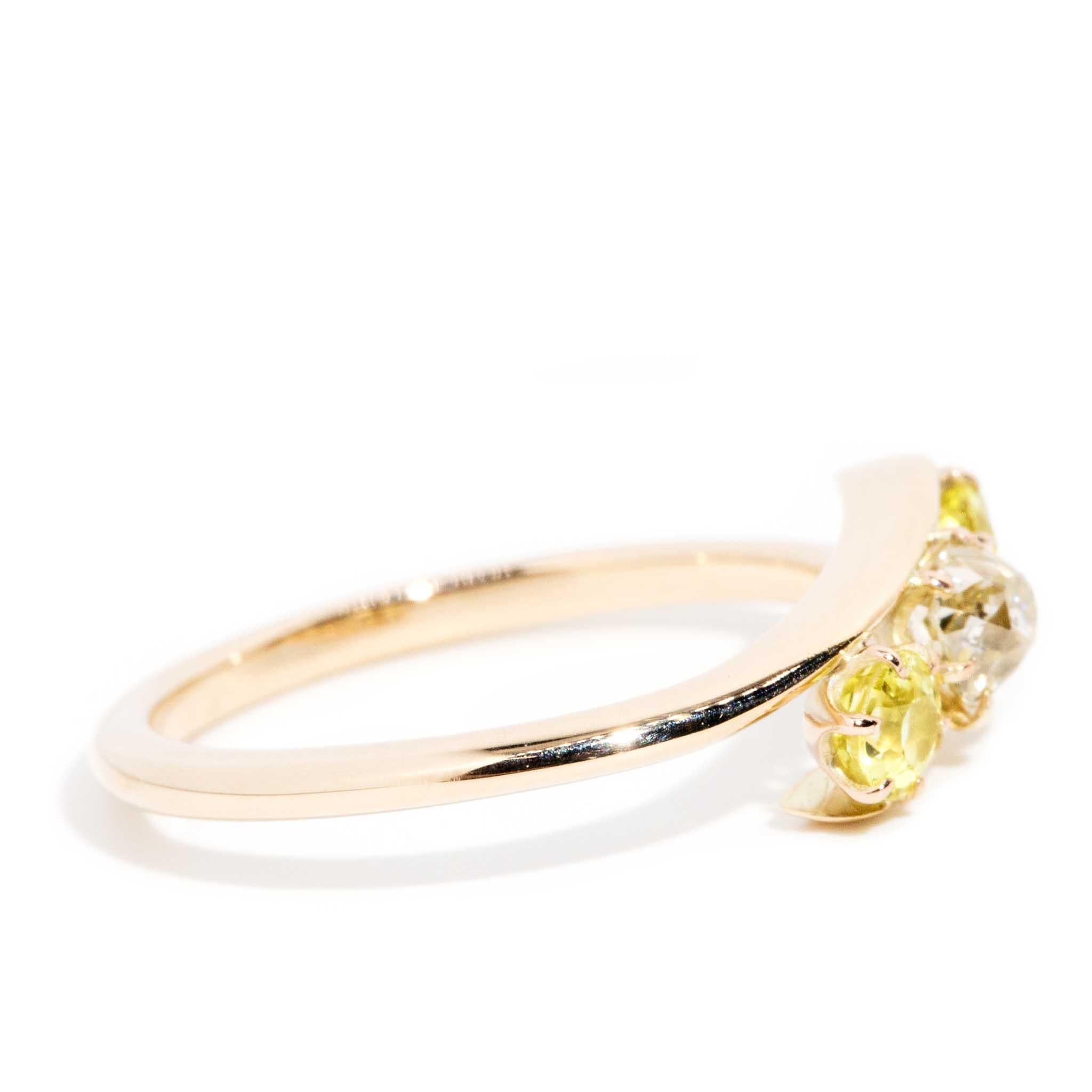 Vintage Circa 1960er Jahre Altminenschliff Diamant-Saphir-Ring 14 Karat Gelbgold Damen im Angebot