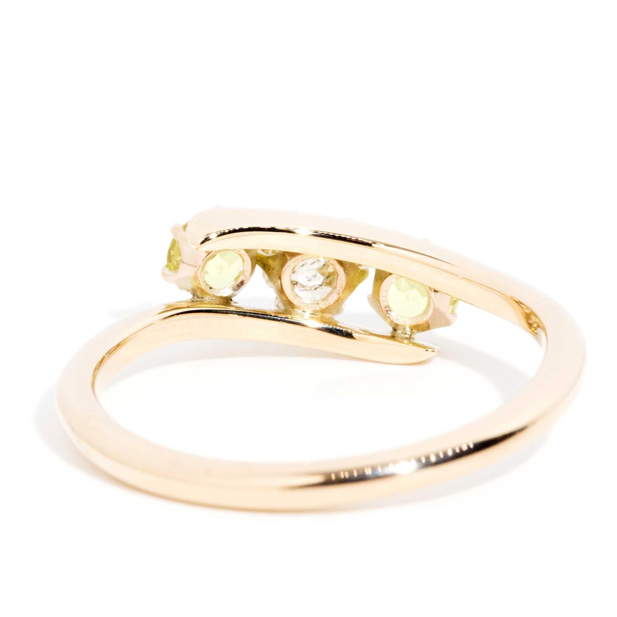 Vintage Circa 1960er Jahre Altminenschliff Diamant-Saphir-Ring 14 Karat Gelbgold im Angebot 2