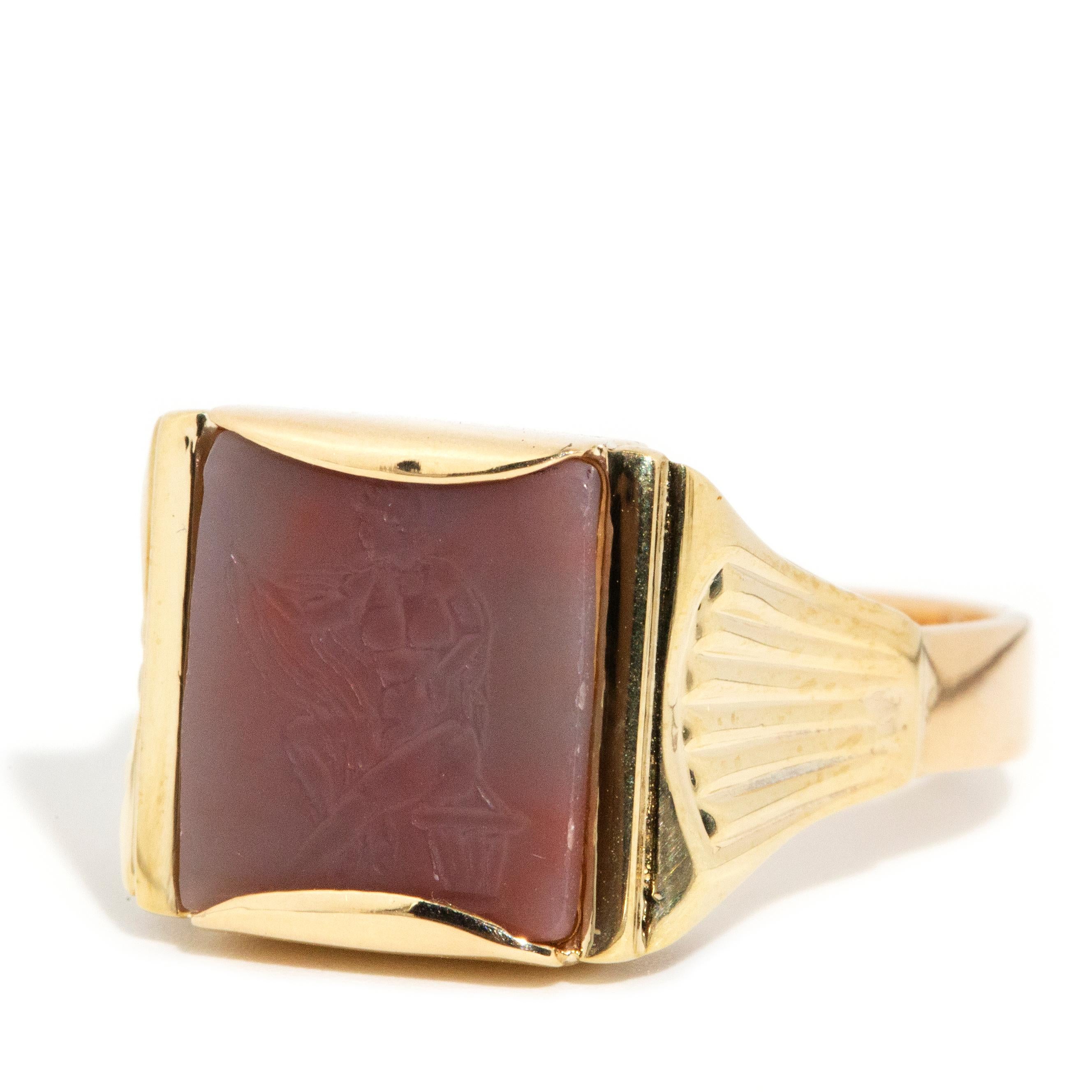 Cabochon Vintage Circa 1960s Red Carnelian Intaglio Angel Signet Ring 9 Carat Yellow Gold