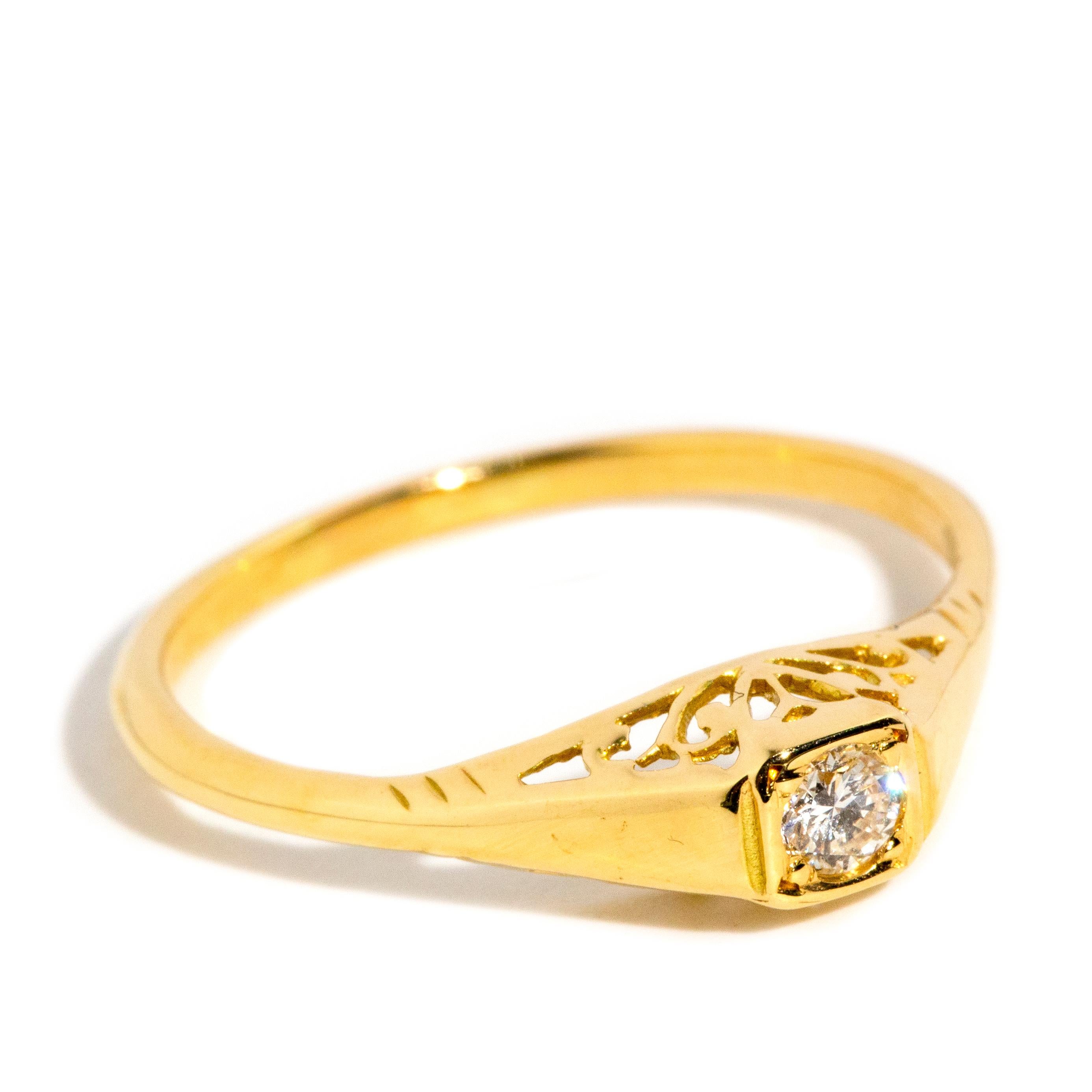 Round Cut Vintage Circa 1960s Round Brilliant Diamond Filigree Ring 18 Carat Yellow Gold For Sale