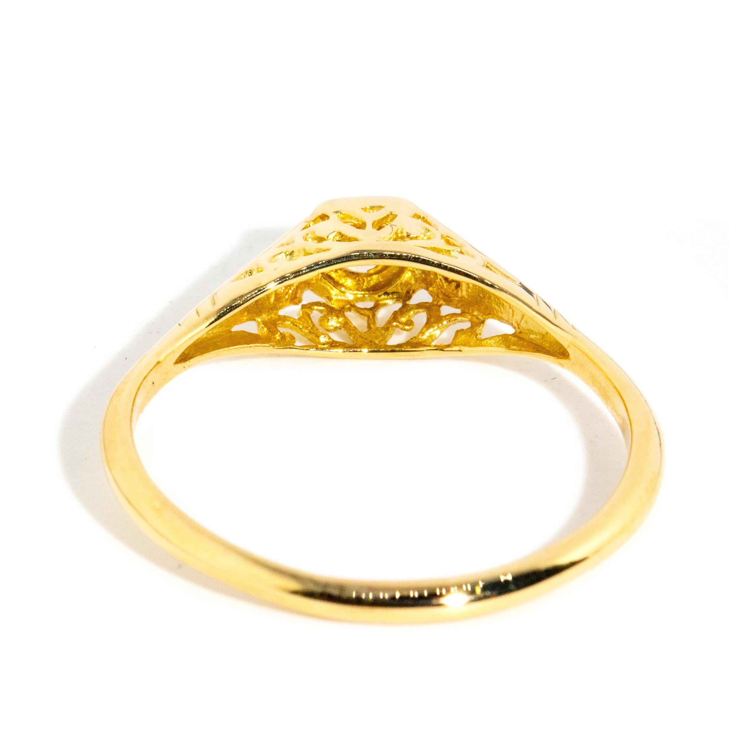 Vintage Circa 1960s Round Brilliant Diamond Filigree Ring 18 Carat Yellow Gold For Sale 2