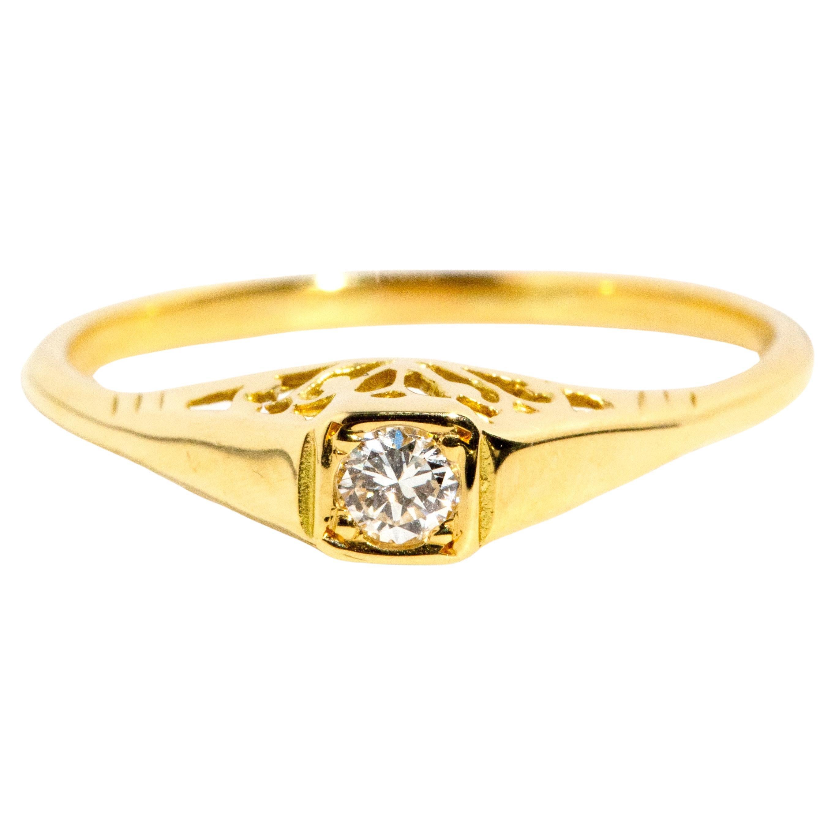 Vintage Circa 1960s Round Brilliant Diamond Filigree Ring 18 Carat Yellow Gold For Sale