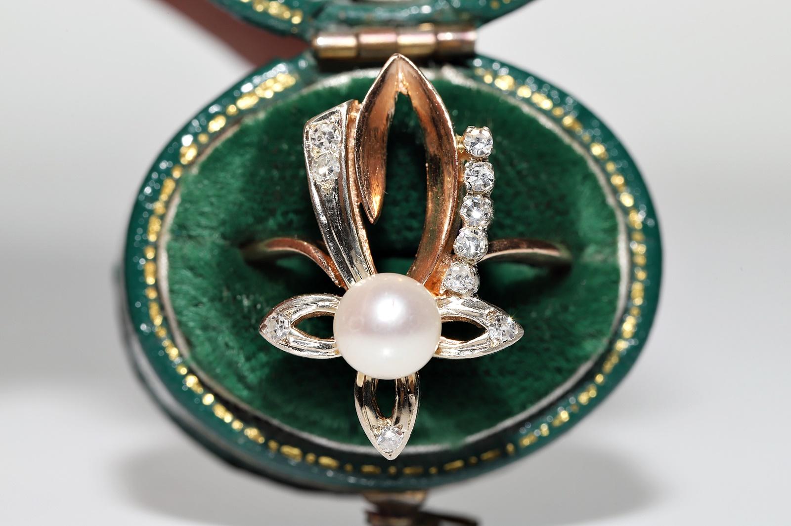 Vintage Circa 1960s  14k Gold Natural Diamond And Pearl  Ring  In Good Condition For Sale In Fatih/İstanbul, 34