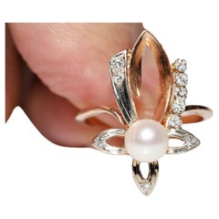 Retro Circa 1960s  14k Gold Natural Diamond And Pearl  Ring 