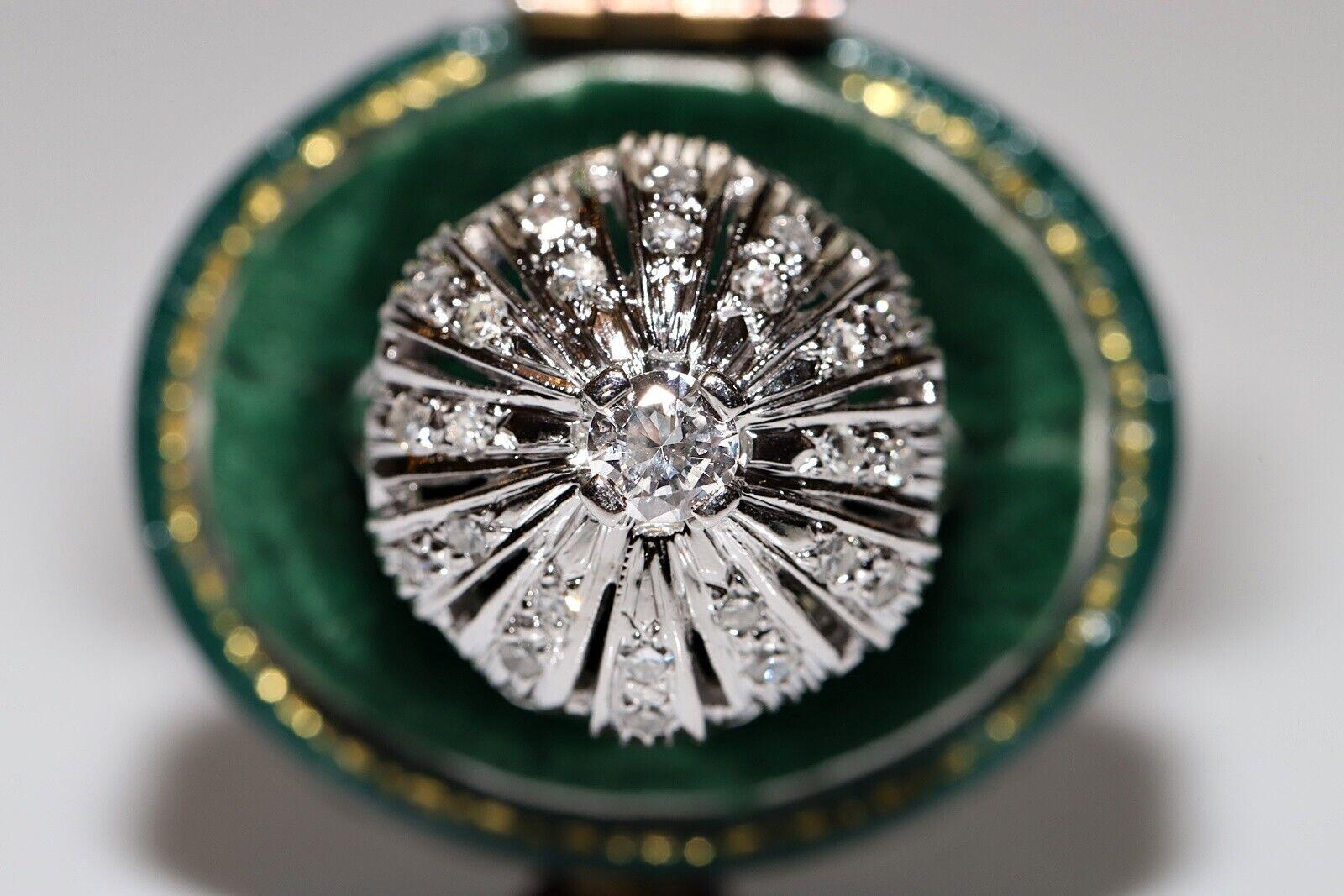 In very good condition.
Total weight is 7.8 grams.
Totally is diamond 0.90 carat.
The diamond is has H-I color and vs-s1 clarity.
Ring size is US 6.5
We can make any size.
Box is not included.
Please contact for any questions.