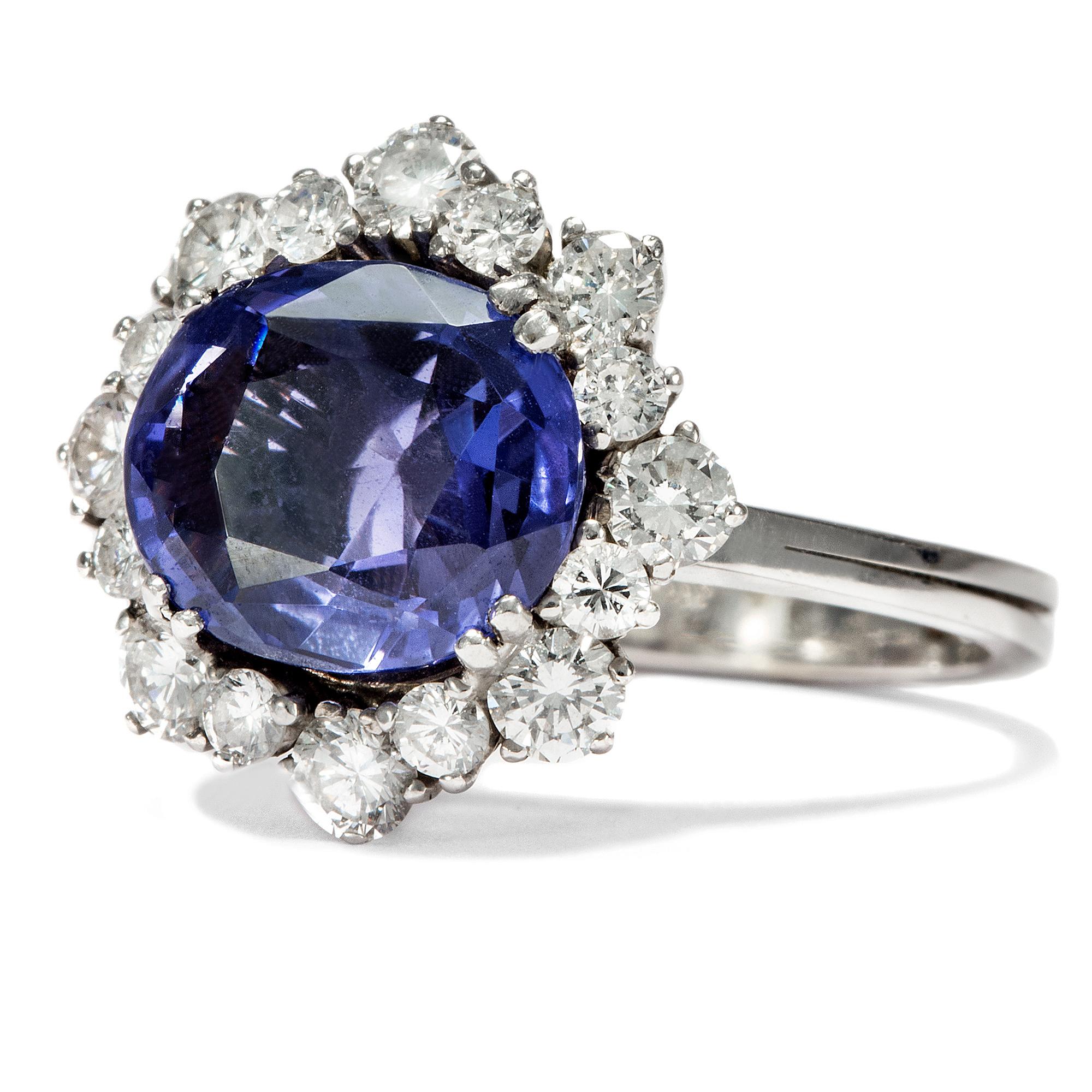 Retro Vintage circa 1970, 4.30 Carat No Heat Blue Sapphire and Diamond Engagement Ring