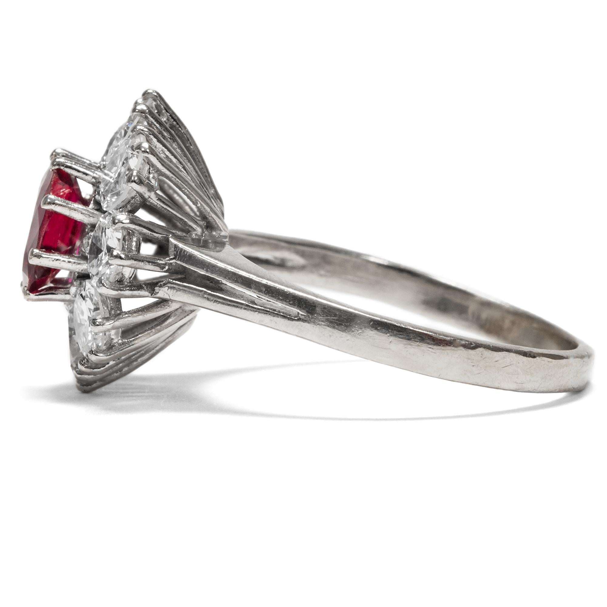 Vintage circa 1970 Certified 1.2 ct Ruby and 2 ct Diamond Entourage Cluster Ring In Good Condition In Berlin, Berlin