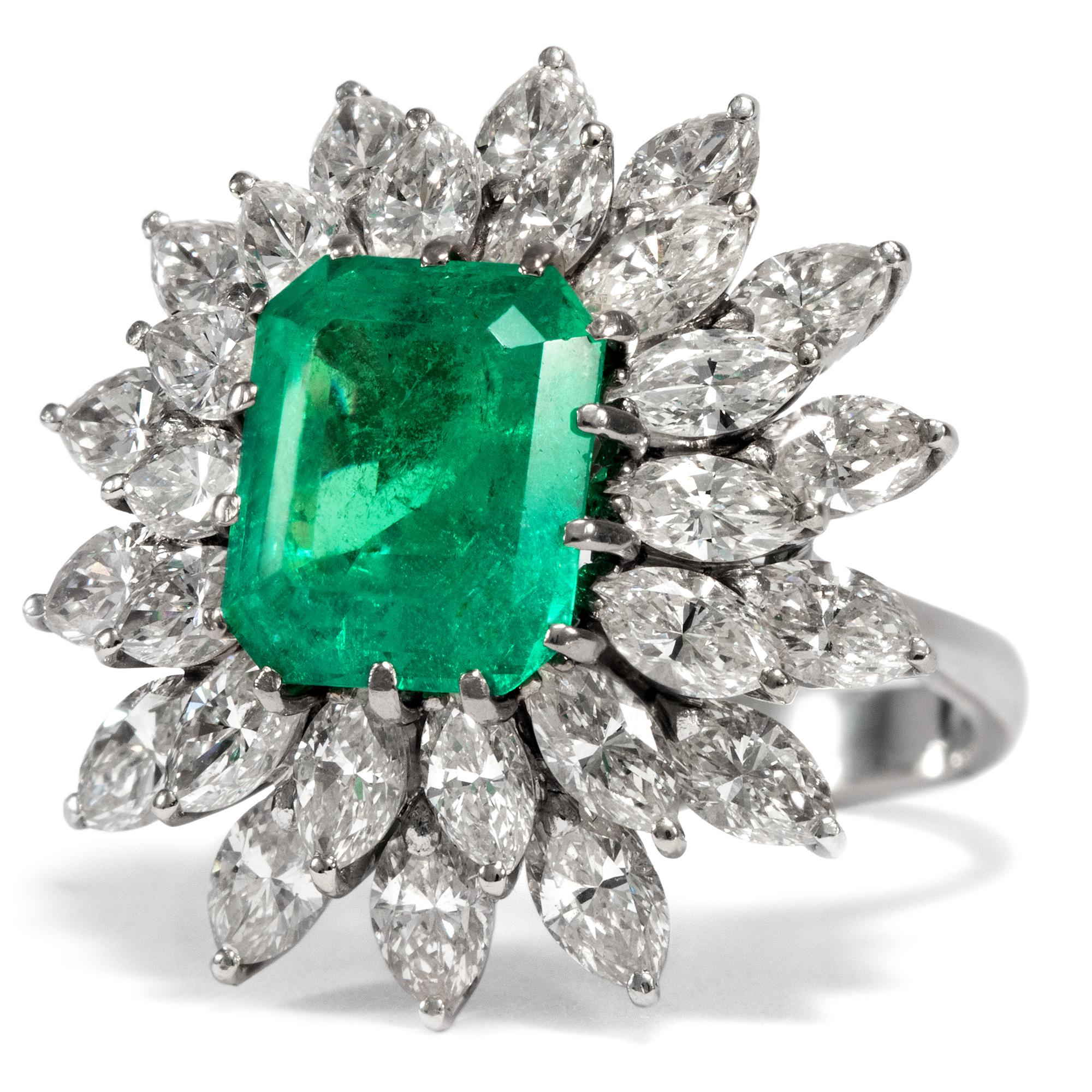 Retro Vintage circa 1970 Certified 3.62 Carat Emerald and 4.48 Ct Diamond Cluster Ring