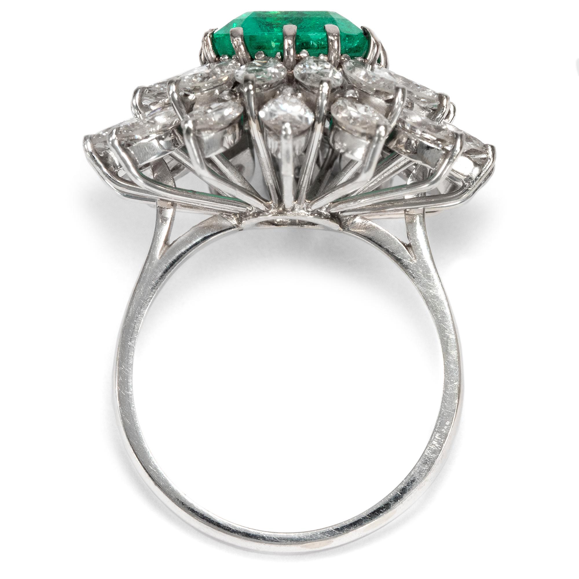 Women's or Men's Vintage circa 1970 Certified 3.62 Carat Emerald and 4.48 Ct Diamond Cluster Ring
