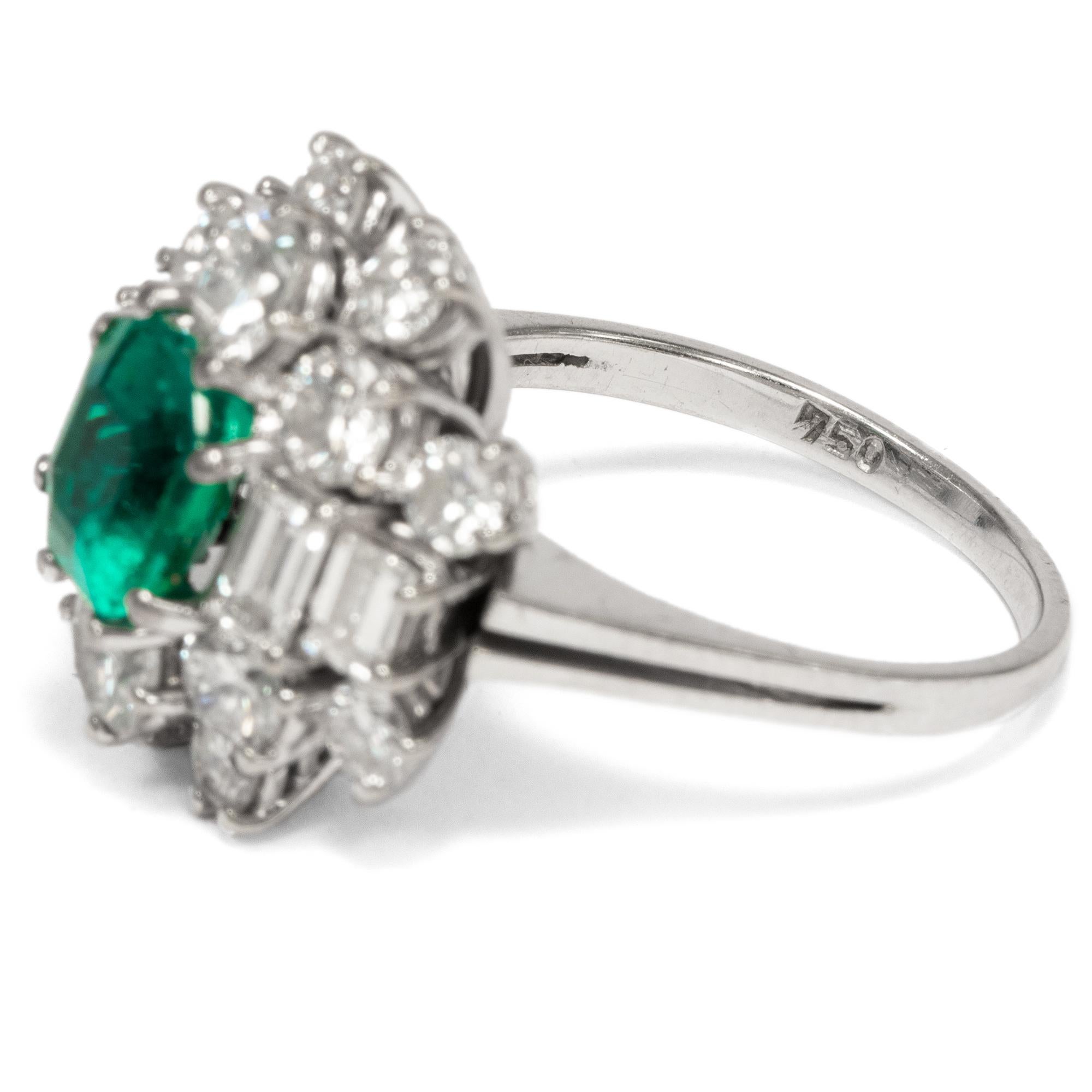 Women's or Men's Vintage circa 1970, Certified Emerald Diamond White Gold Cocktail Cluster Ring For Sale