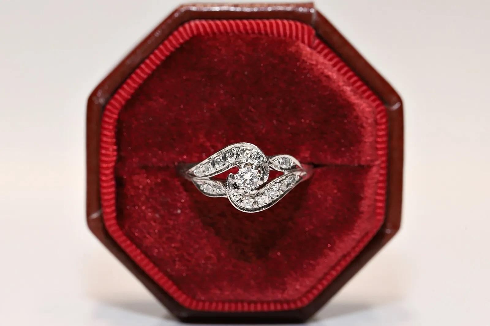 Vintage CIRCA 1970er 10k Weißgold Natürlicher Diamant Verzierter Ring im Angebot 2