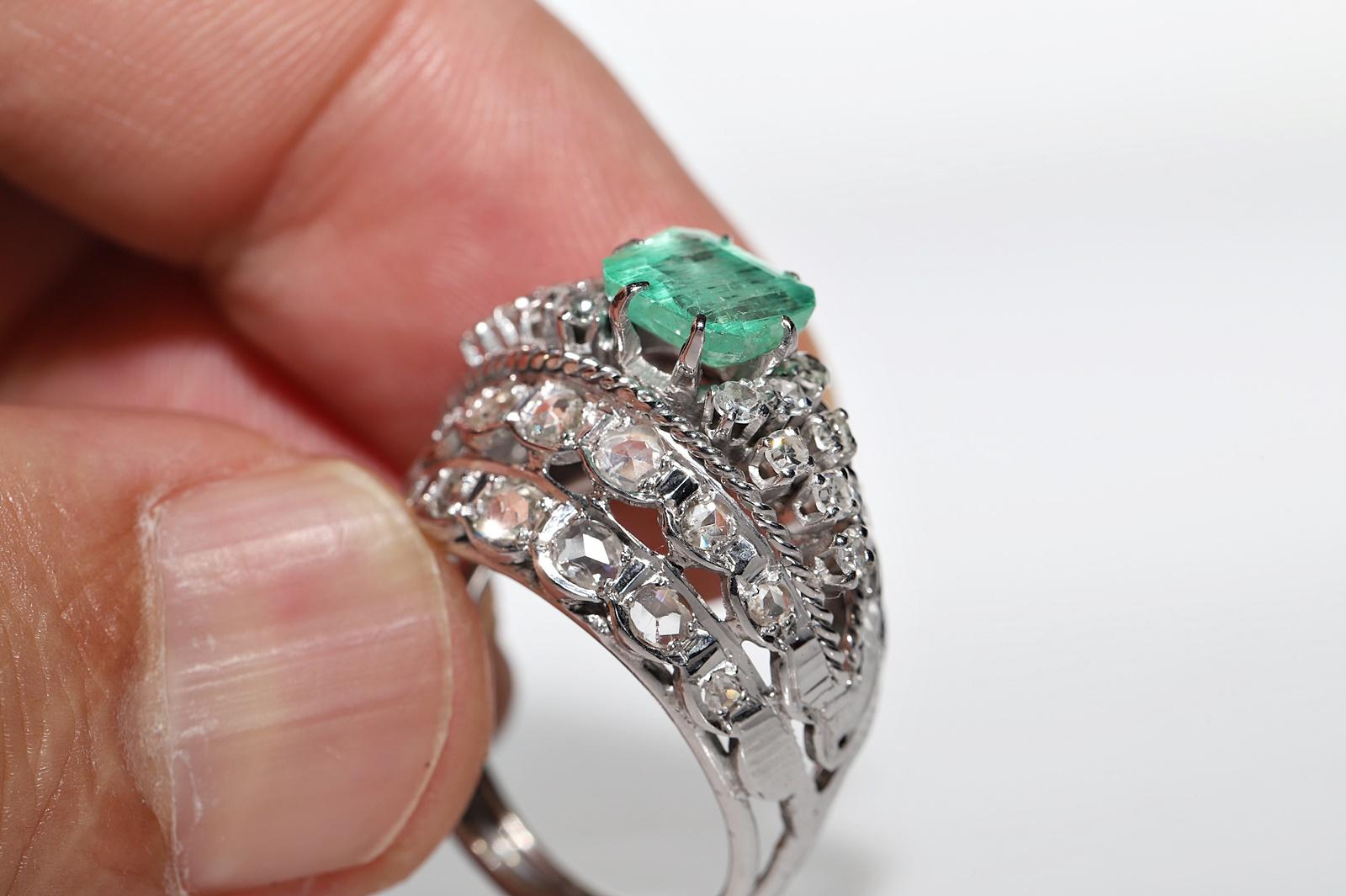 Anello forte decorato con diamanti naturali e smeraldi in oro 12 carati, CIRCA ANNI '70 in vendita 5