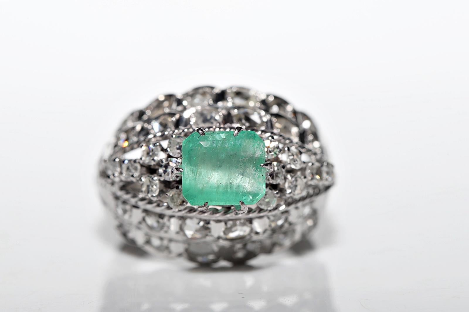 Anello forte decorato con diamanti naturali e smeraldi in oro 12 carati, CIRCA ANNI '70 In condizioni buone in vendita a Fatih/İstanbul, 34