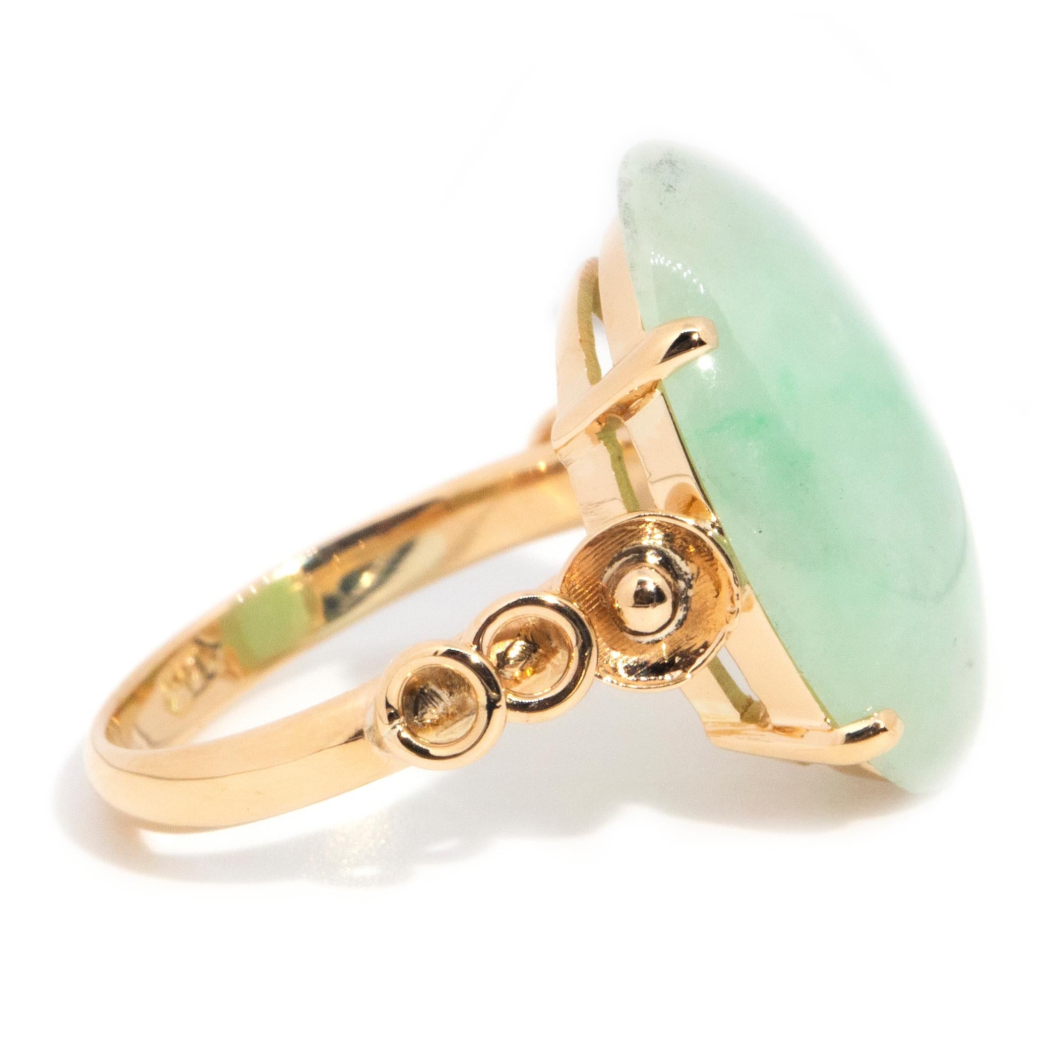 14 Karat Gold Hellgrüner Cabochon-Schliff Jadeit Jade-Ring, ca. 1970er Jahre Damen