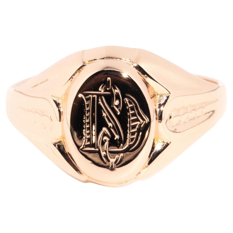 Vintage Circa 1970s 14 Carat Rose Gold Engraved Letters "DS" Unisex Signet  Ring For Sale at 1stDibs | ds signet ring, ds ring, owl signet ring