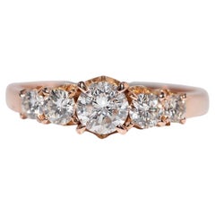 Vintage Circa 1970s 14k Gold Natural Diamond 5 Stone Decorated Band Ring (Bague à 5 pierres décorées)