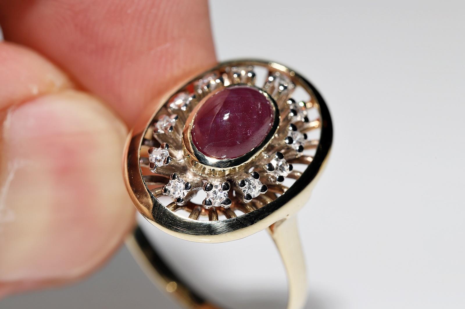 Vintage Circa 1970s 14k Gold Natural Diamond And Cabochon Ruby Decorated Ring  For Sale 4