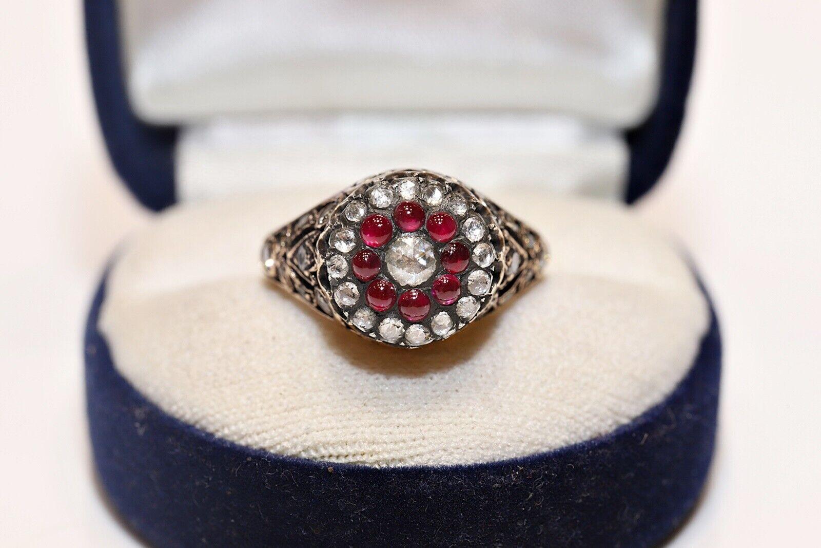 Vintage Circa 1970s 14k Gold Natural Diamond And Cabochon Ruby Decorated Ring  For Sale 4