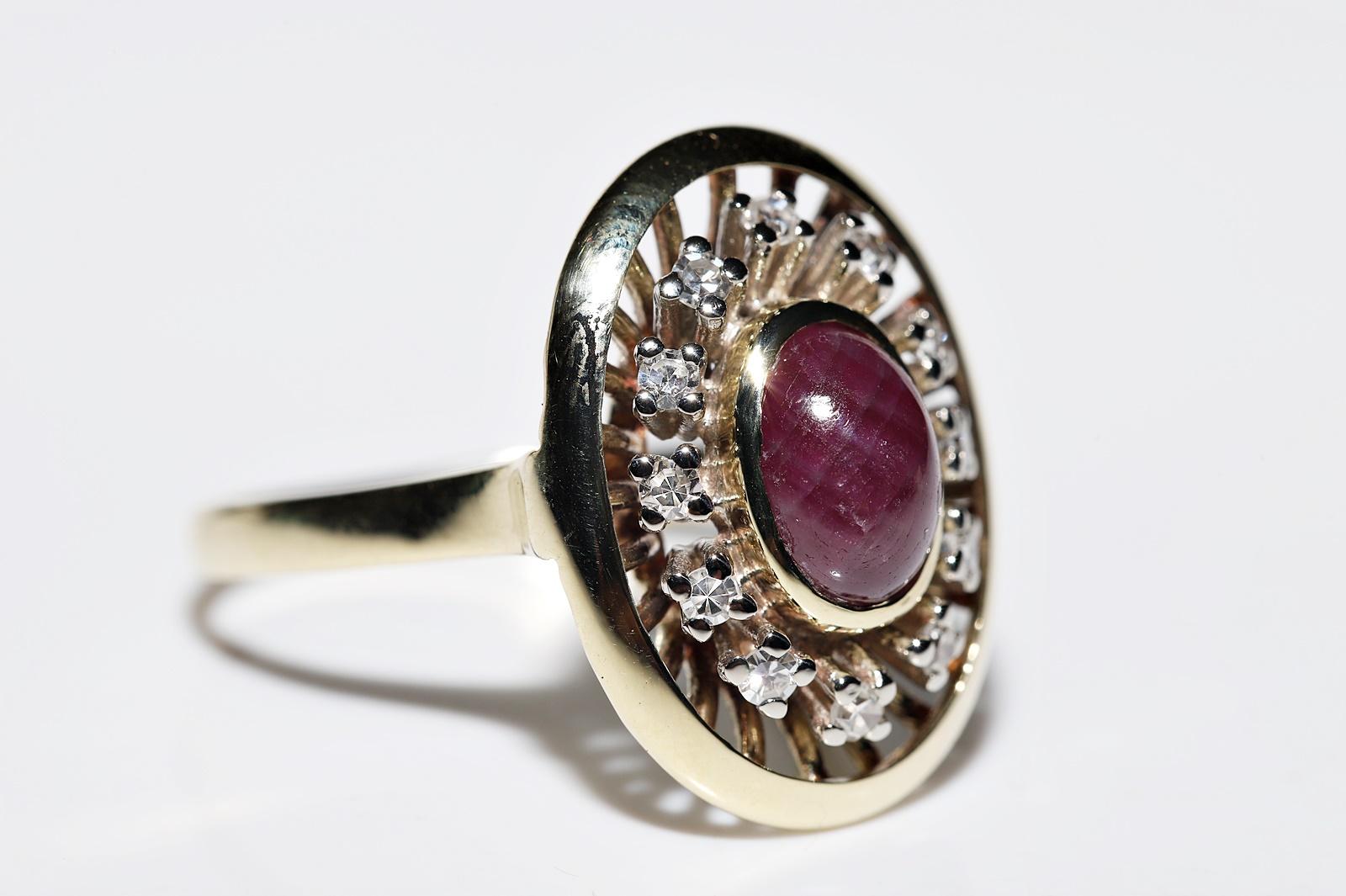 Vintage Circa 1970s 14k Gold Natural Diamond And Cabochon Ruby Decorated Ring  For Sale 2