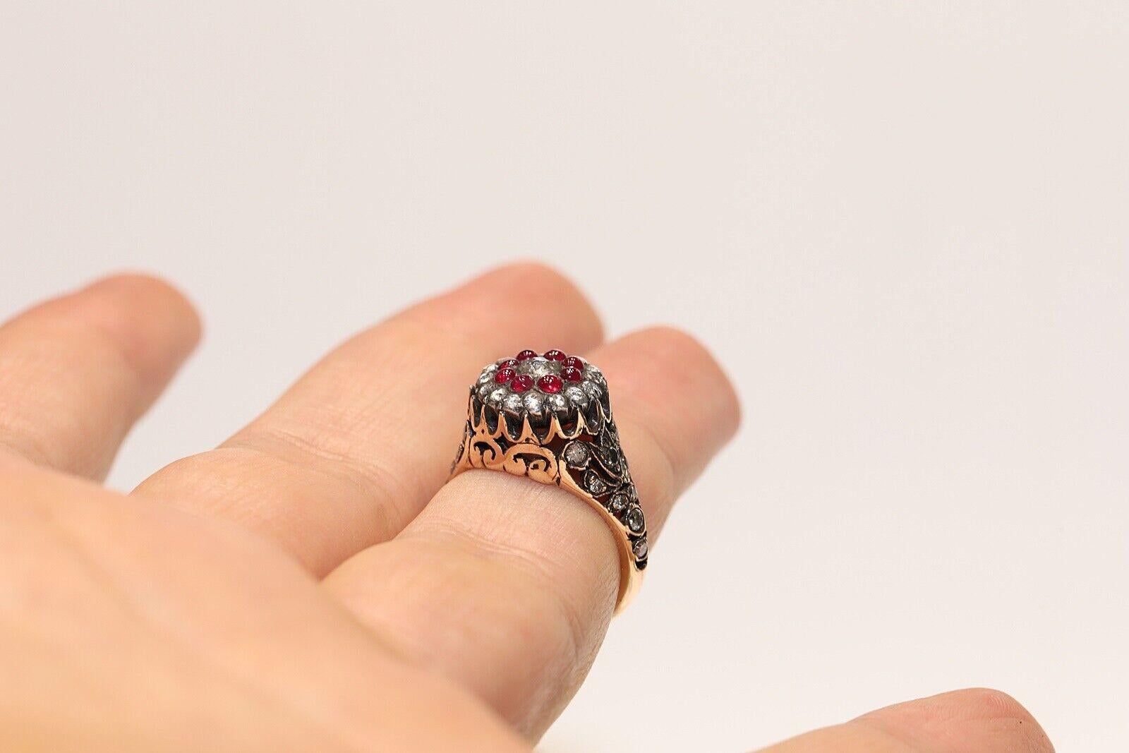 Vintage Circa 1970s 14k Gold Natural Diamond And Cabochon Ruby Decorated Ring  For Sale 3