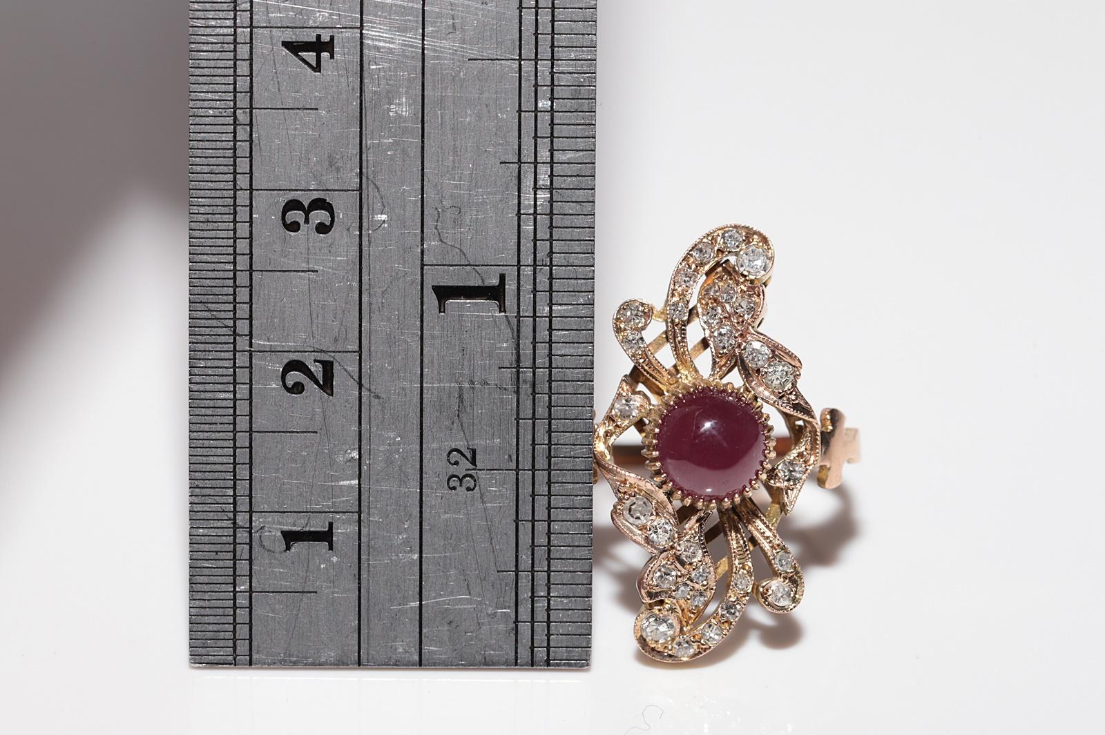 Vintage Circa 1970s 14k Gold Natural Diamond And Cabochon Ruby Flowers Ring For Sale 5