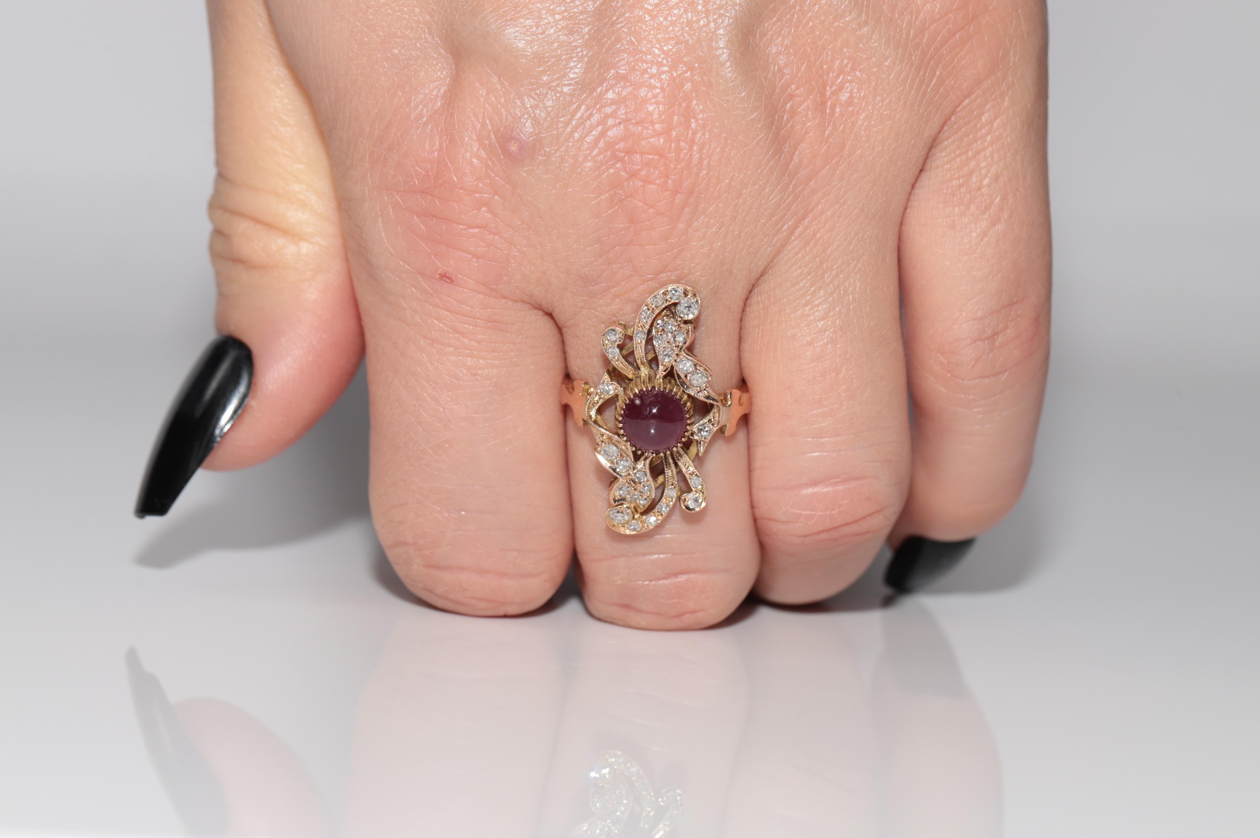Vintage Circa 1970s 14k Gold Natural Diamond And Cabochon Ruby Flowers Ring For Sale 7