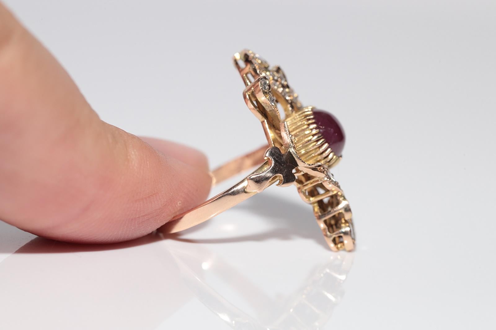 Women's Vintage Circa 1970s 14k Gold Natural Diamond And Cabochon Ruby Flowers Ring For Sale