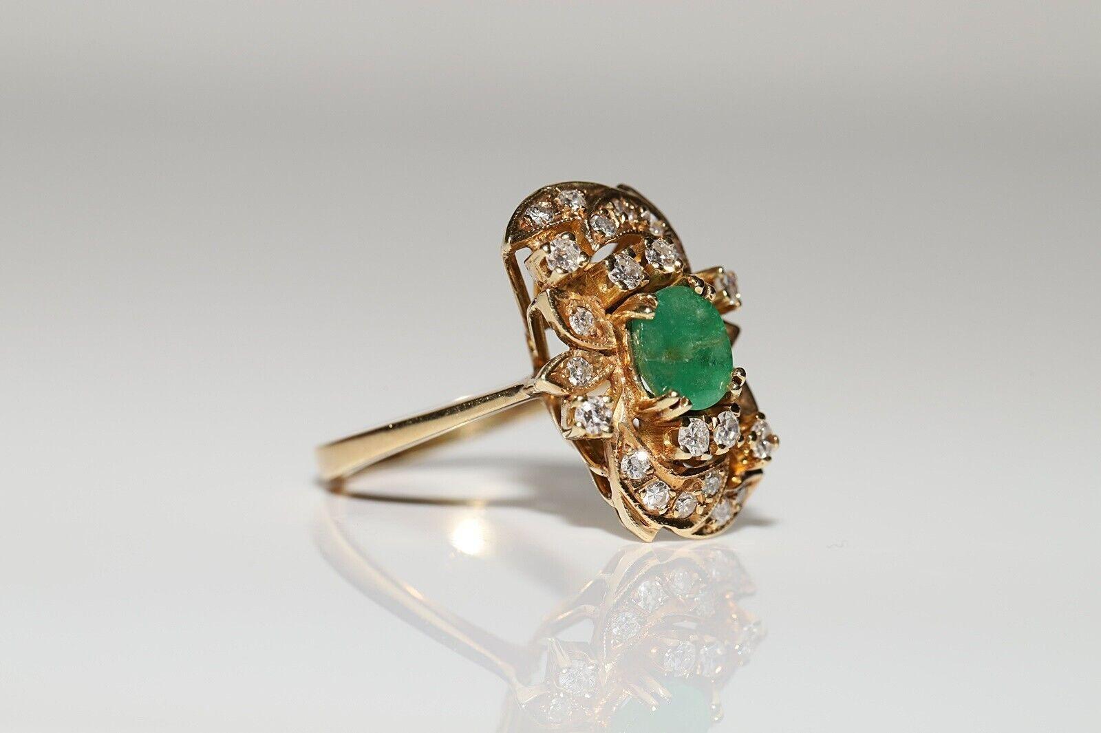 Retro Vintage Circa 1970s 14k Gold Natural Diamond And Emerald Decorated Ring  For Sale