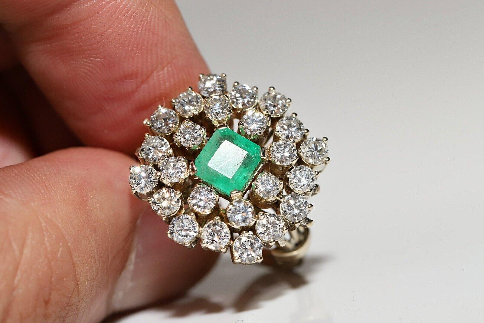 Vintage Circa 1970s 14k Gold Natural Diamond And Emerald Decorated Ring In Good Condition For Sale In Fatih/İstanbul, 34