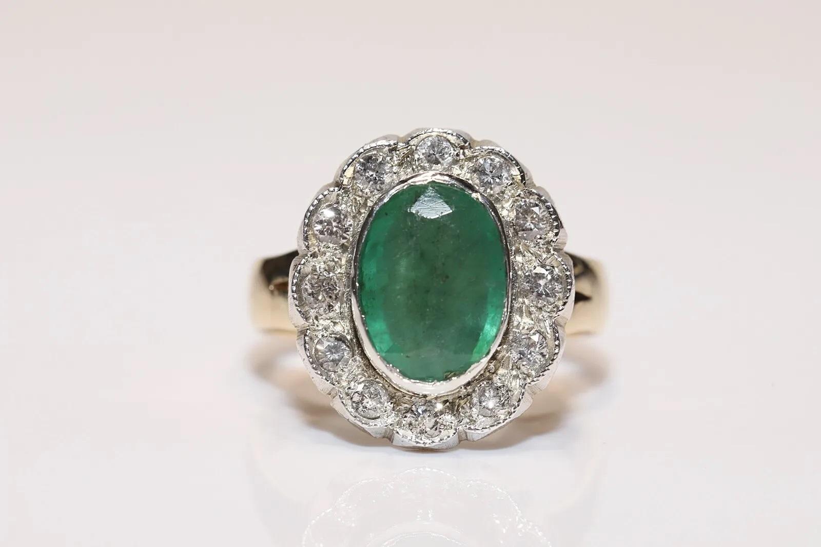 Vintage Circa 1970s 14k Gold Natural Diamond And Emerald Decorated Ring  For Sale 1
