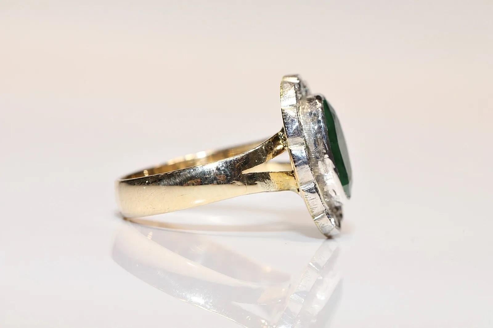 Vintage Circa 1970s 14k Gold Natural Diamond And Emerald Decorated Ring  For Sale 3