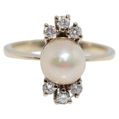 Vintage Circa 1970s 14k Gold Natural Diamond And Pear Decorated Ring