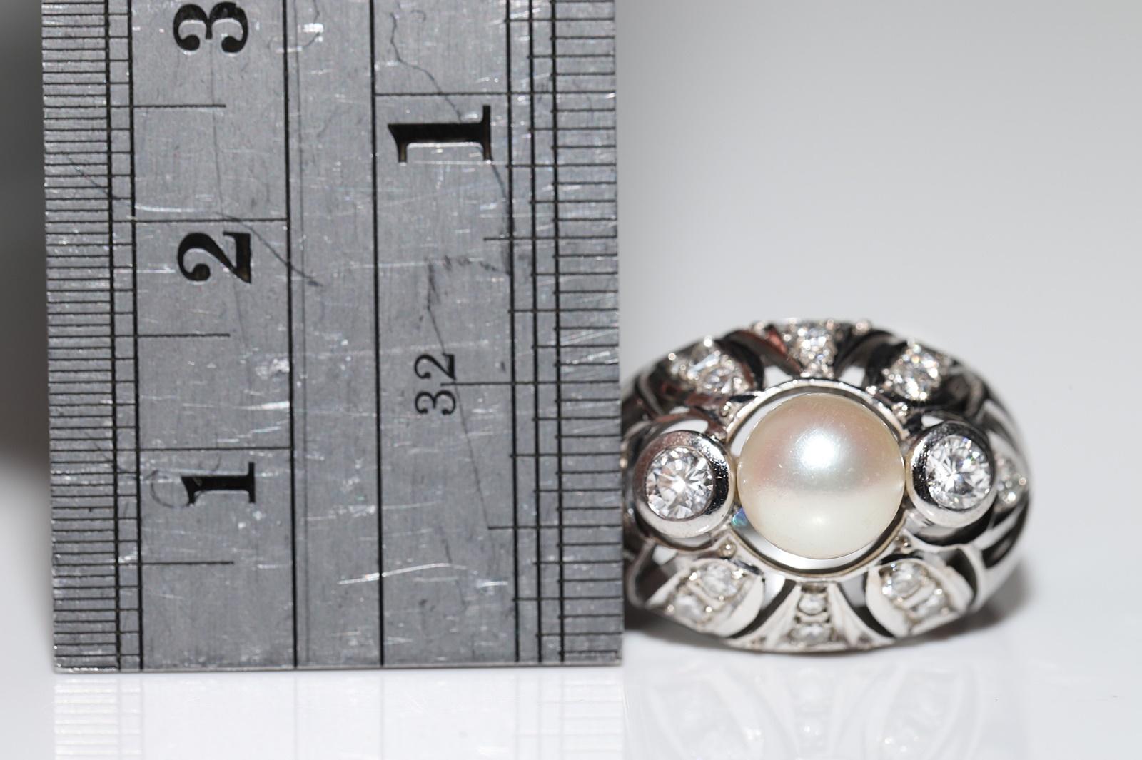 Vintage Circa 1970s 14k Gold Natural Diamond And Pearl Decorated Ring  For Sale 4