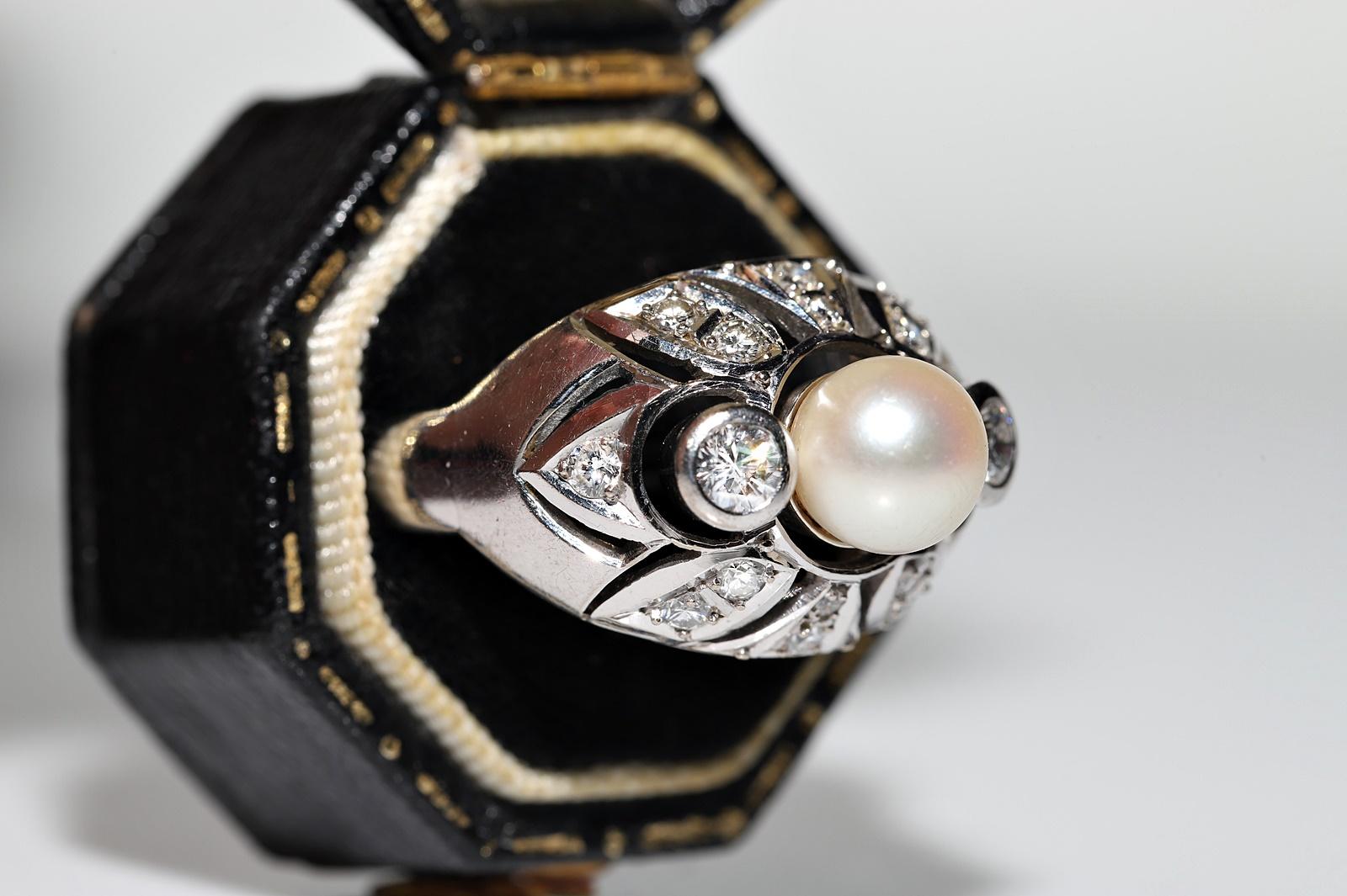 In sehr gutem Zustand.
Das Gesamtgewicht beträgt 9,7 Gramm.
Insgesamt ist Diamant 0,55 ct.
Der Diamant ist G-H Farbe und vvs-vs Klarheit.
Ringgröße ist US 7 (wir können jede Größe herstellen)
Wir bieten eine kostenlose Größenänderung an.
Die Box ist