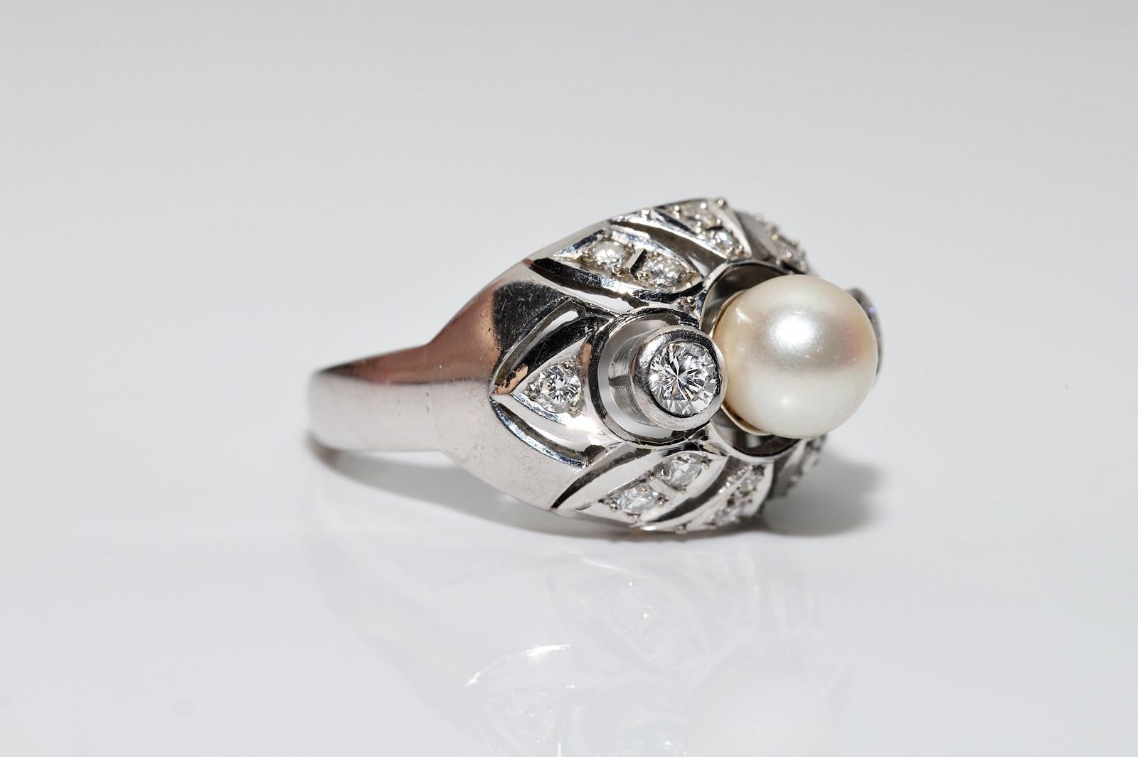 Vintage Circa 1970er Jahre 14k Gold Natürlicher Diamant und Perle Dekorierter Ring (Brillantschliff) im Angebot