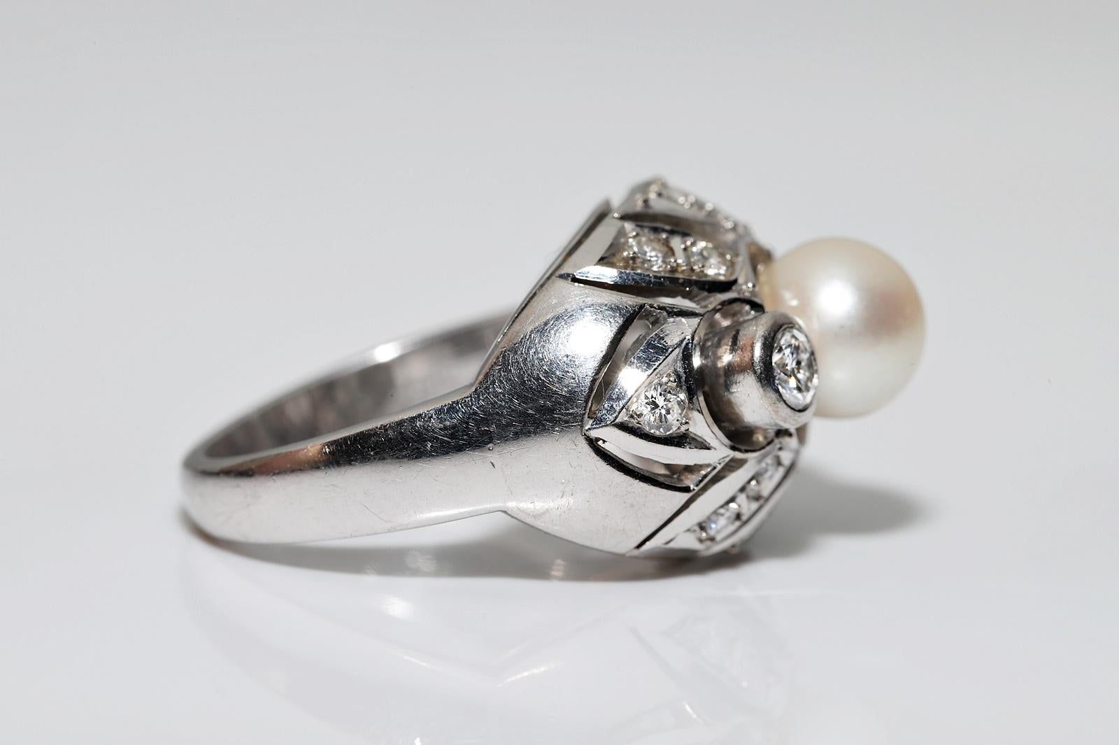 Vintage Circa 1970s 14k Gold Natural Diamond And Pearl Decorated Ring  In Good Condition For Sale In Fatih/İstanbul, 34