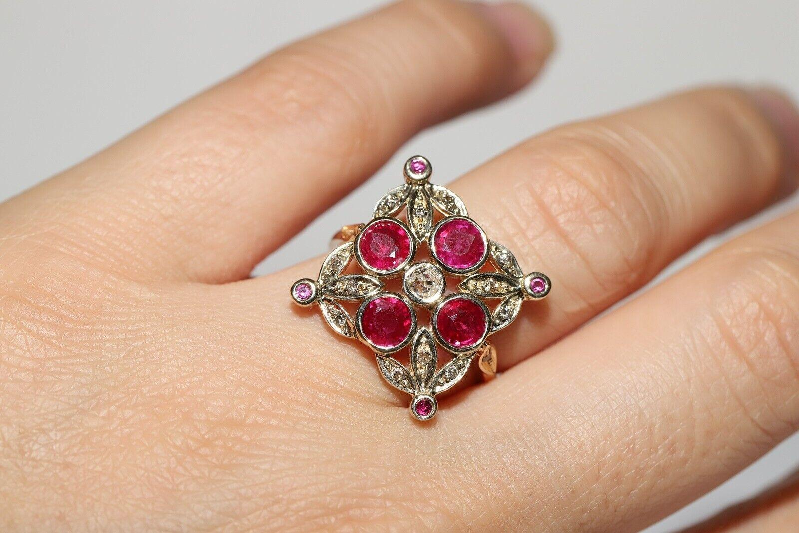 Anello da cocktail decorato con diamanti naturali e rubini in oro 14k, CIRCA ANNI 70 in vendita 3