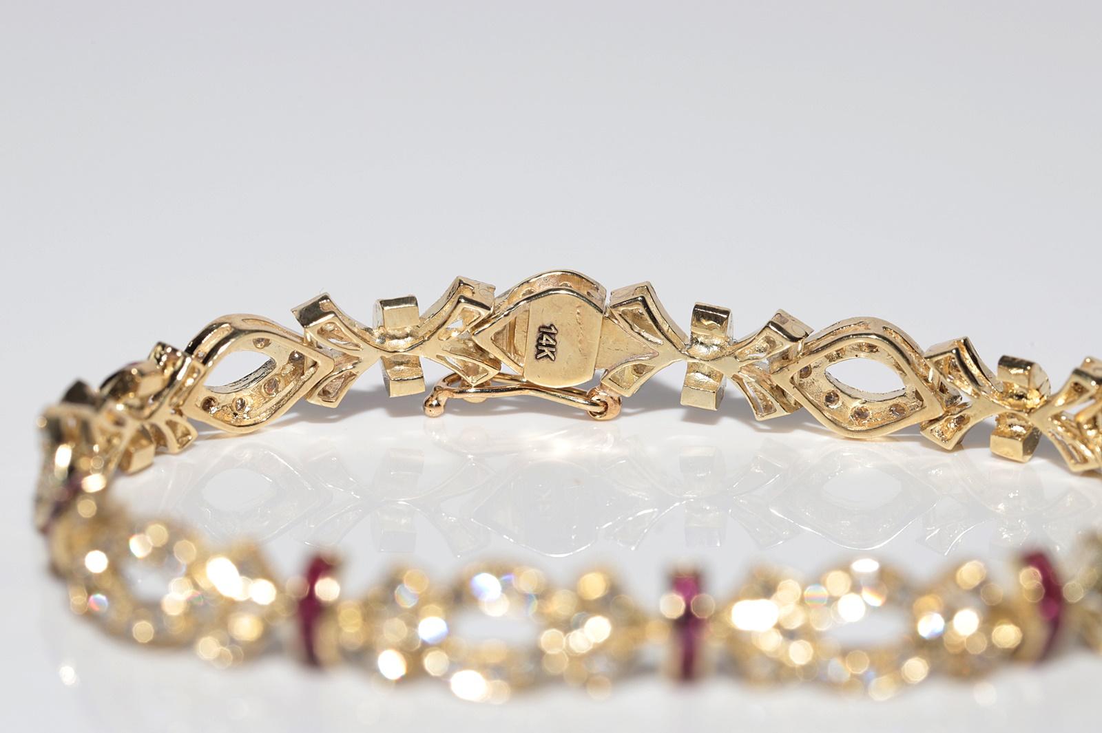 Vintage Circa 1970er Jahre 14k Gold natürlicher Diamant und Rubin verziertes hübsches Armband im Angebot 4