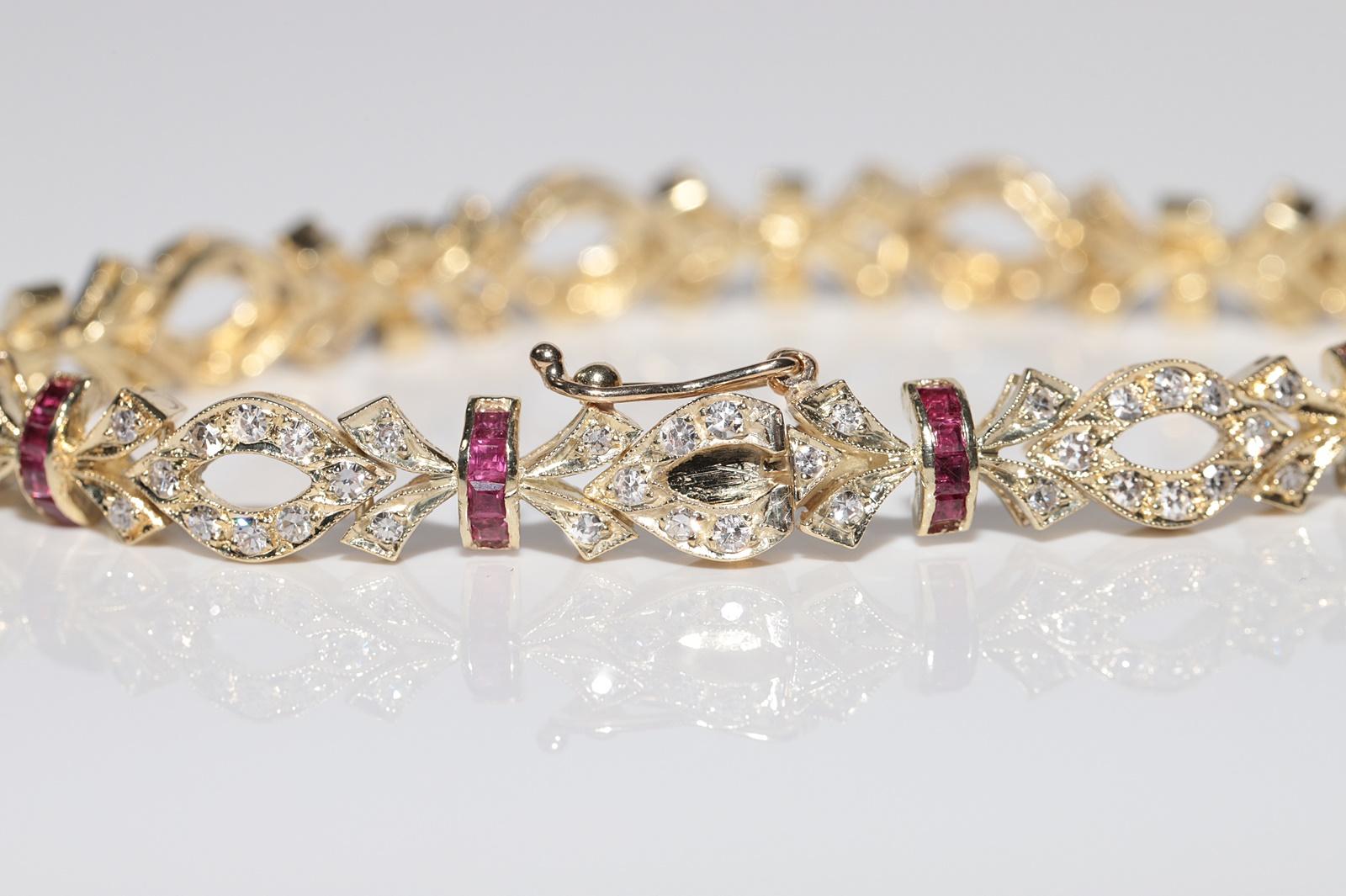 Vintage Circa 1970er Jahre 14k Gold natürlicher Diamant und Rubin verziertes hübsches Armband im Angebot 7