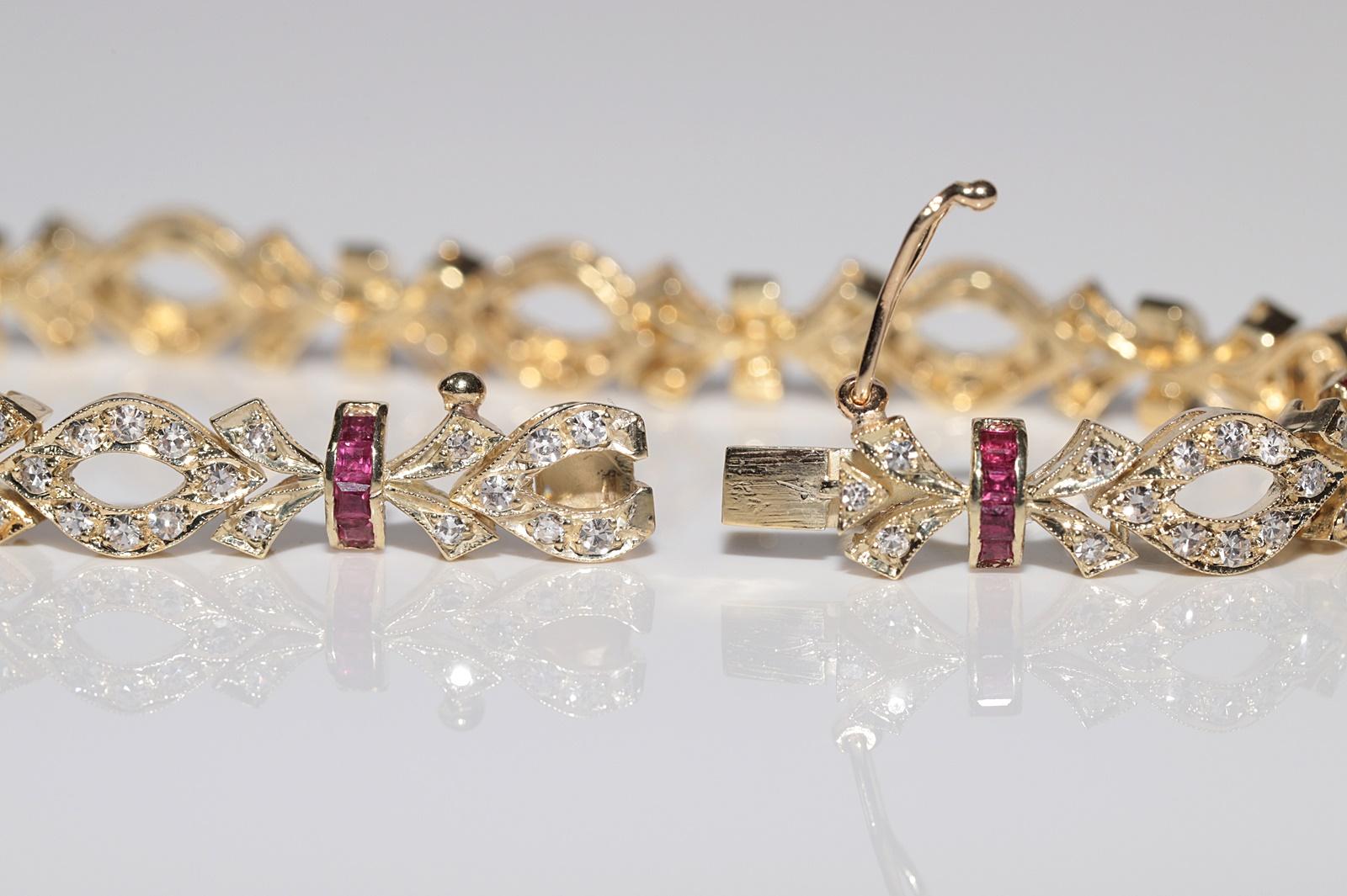 Vintage Circa 1970er Jahre 14k Gold natürlicher Diamant und Rubin verziertes hübsches Armband im Angebot 8