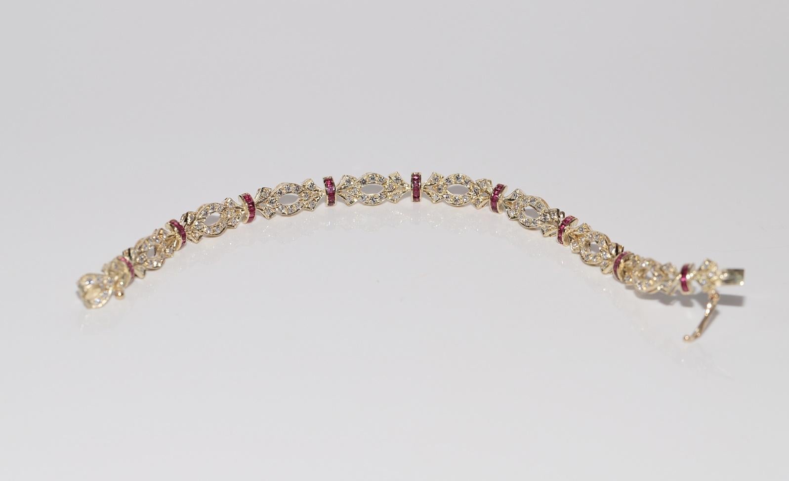 Vintage Circa 1970er Jahre 14k Gold natürlicher Diamant und Rubin verziertes hübsches Armband im Angebot 10